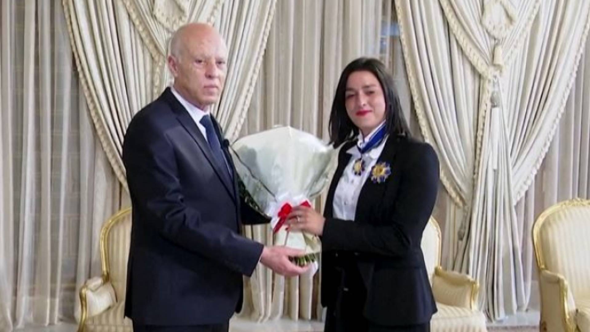 الرئيس التونسي يكرم أنس جابر