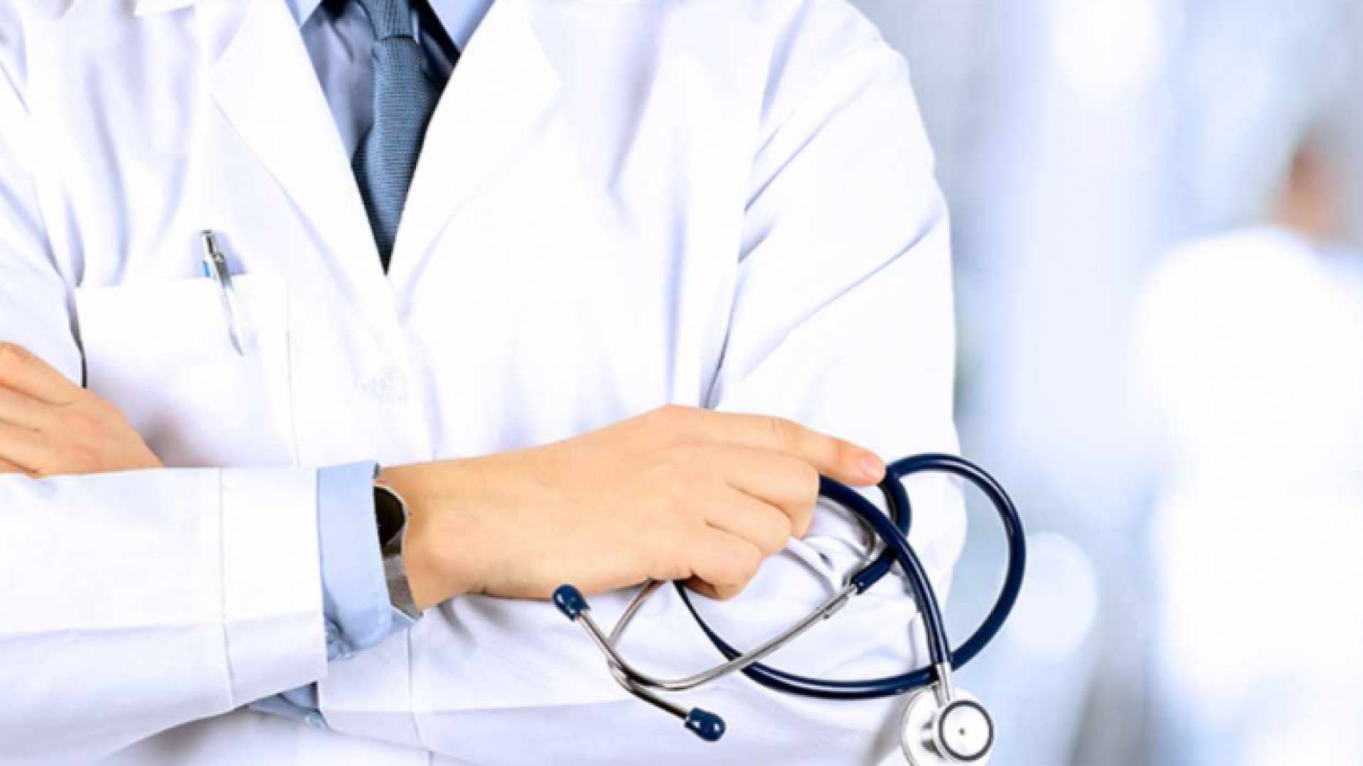 صورة تعبيرية لطبيب