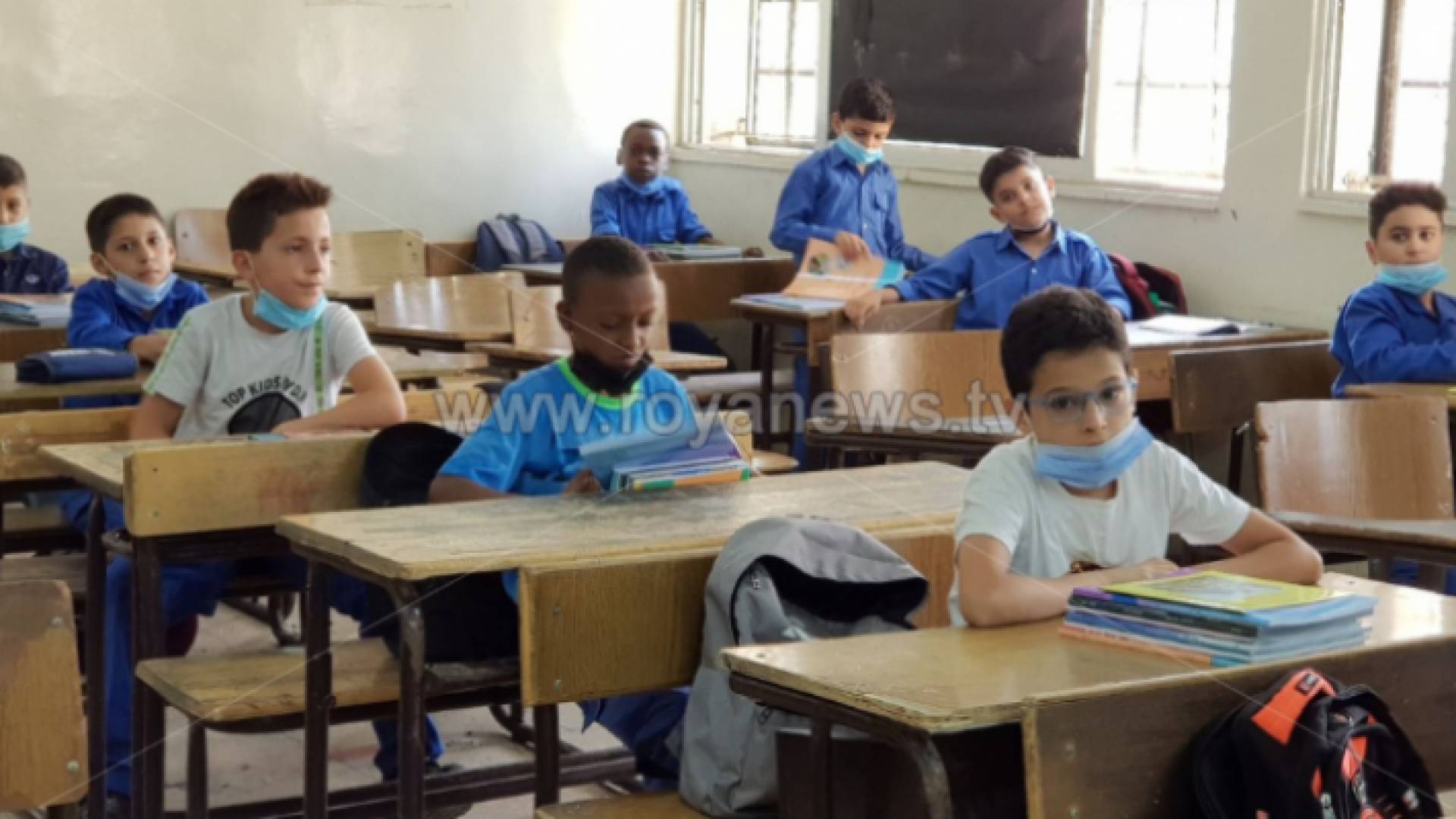 صورة أرشيفية لطلبة الصف الأول على مقاعد الدراسة