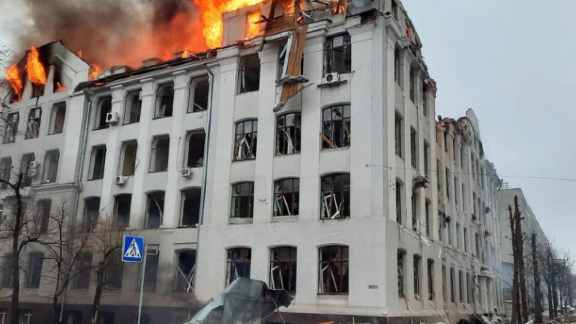 صورة أرشيفية لقصف روسي على أحد المباني في أوكرانيا