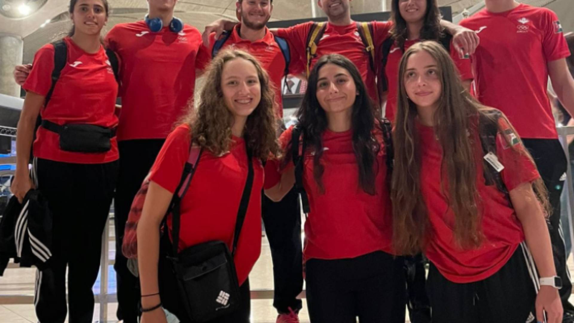 أعضاء المنتخب الوطني للسباحة