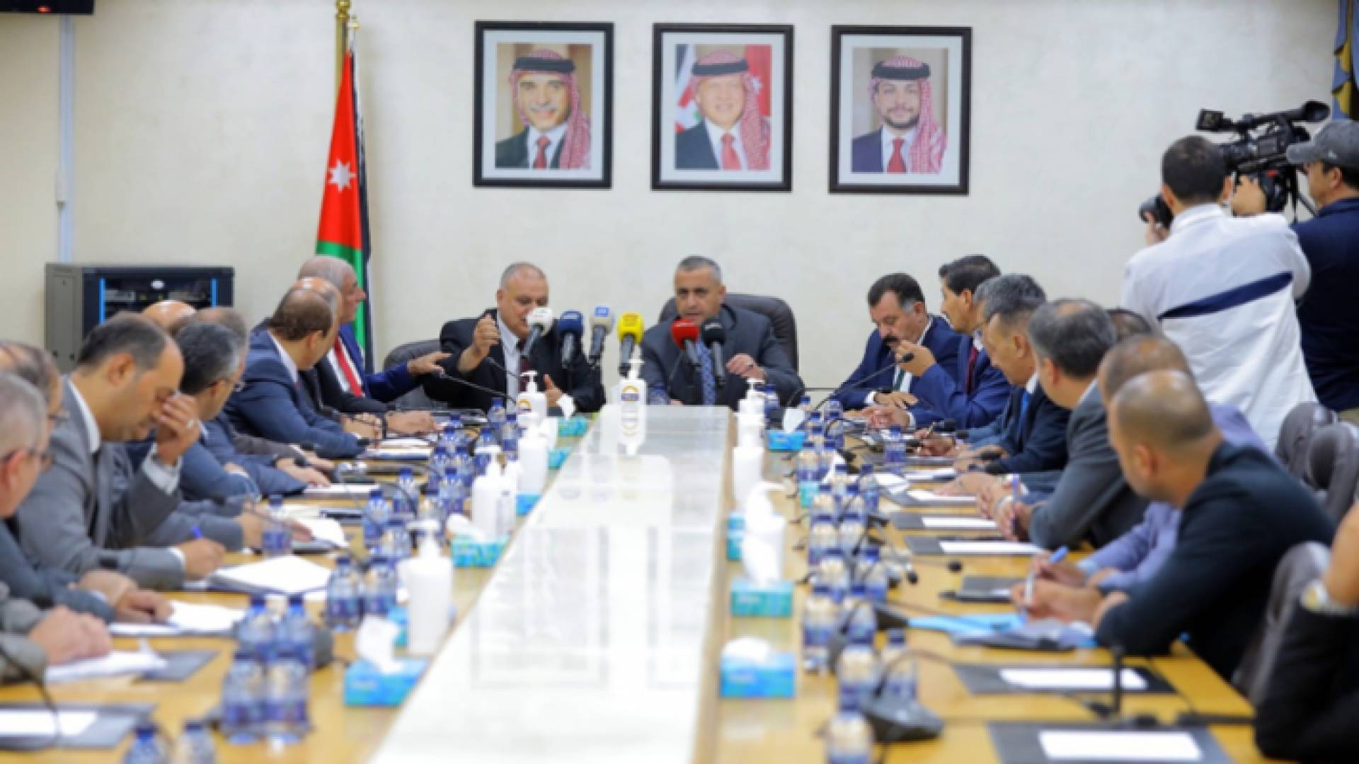 صورة من اجتماع للجنة التعليم والشباب النيابية