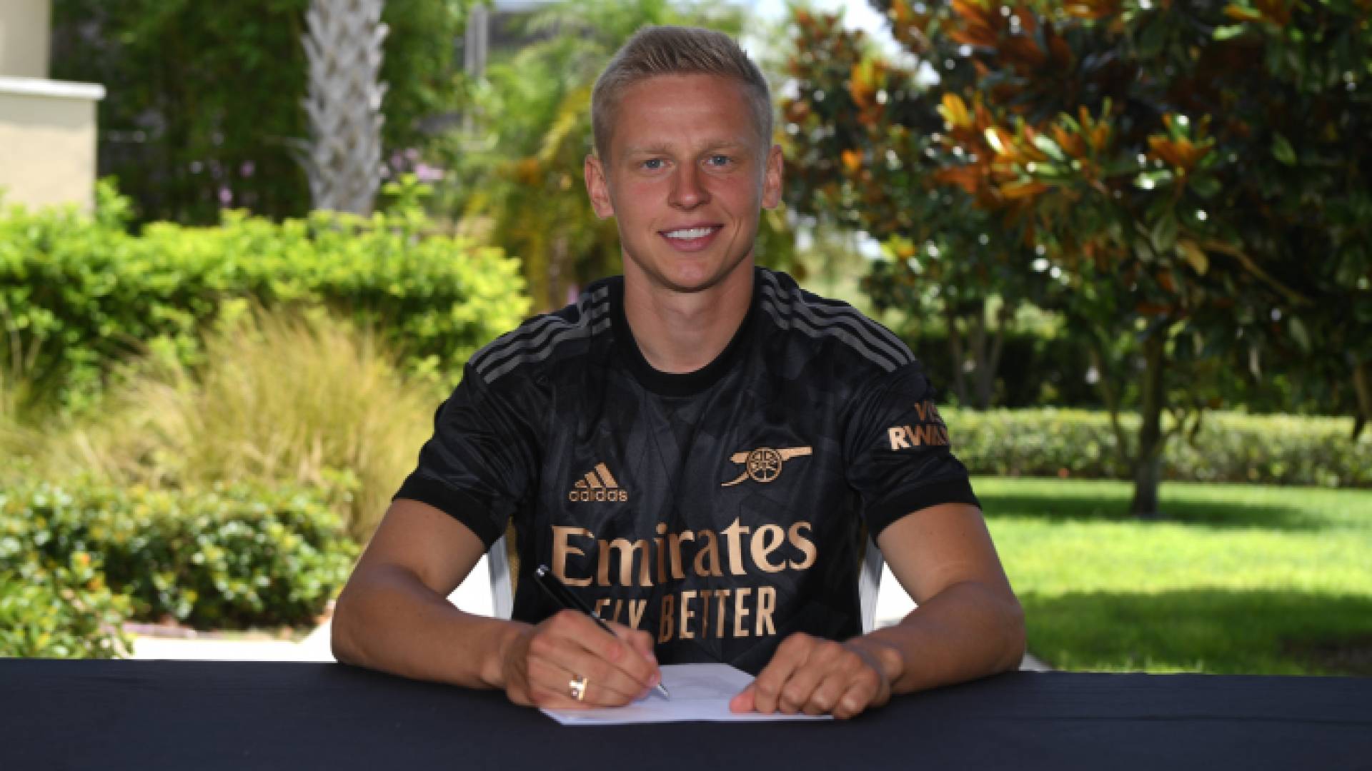 المدافع الأوكراني أولكسندر زينتشينكو