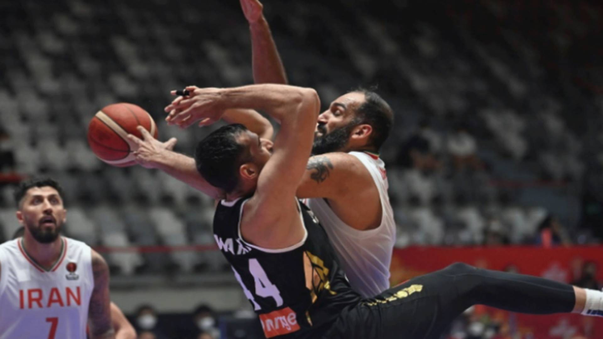 المنتخب الأردني لكرة السلة ونظيره اللبناني