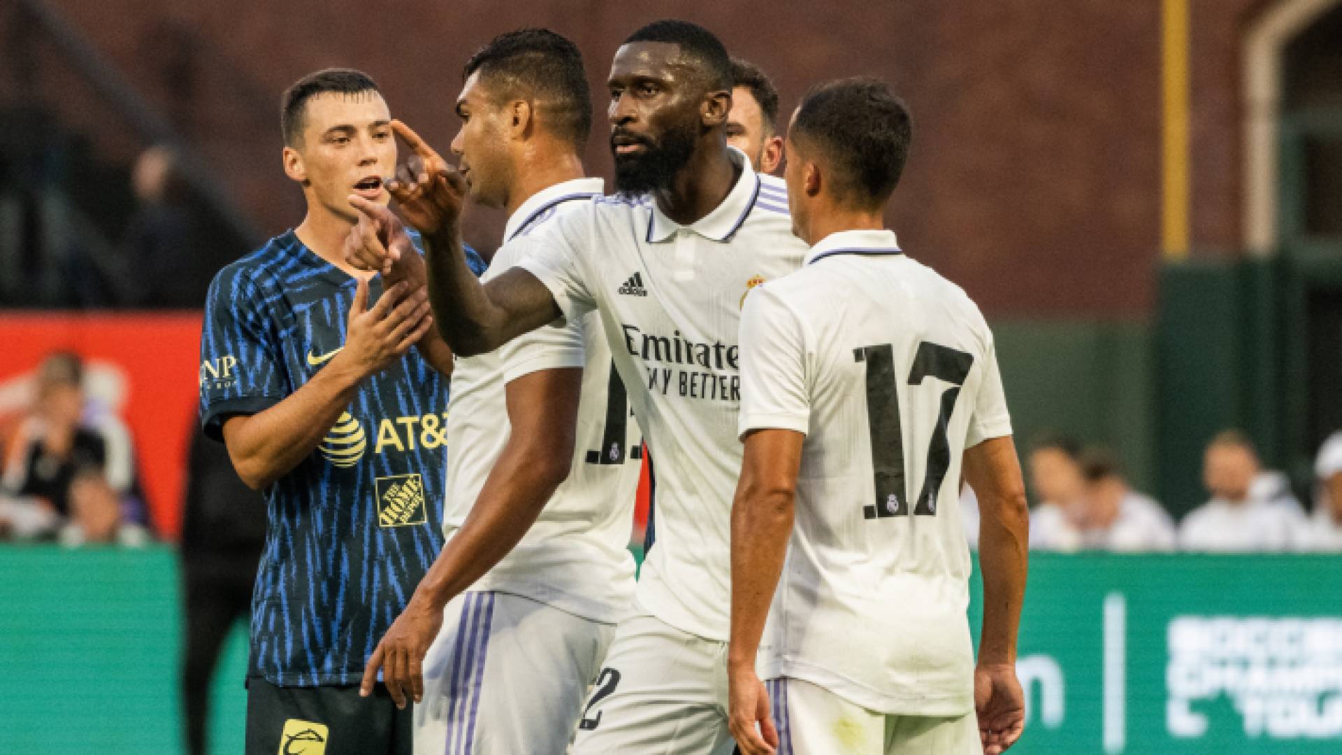 لاعبو من فريق ريال مدريد