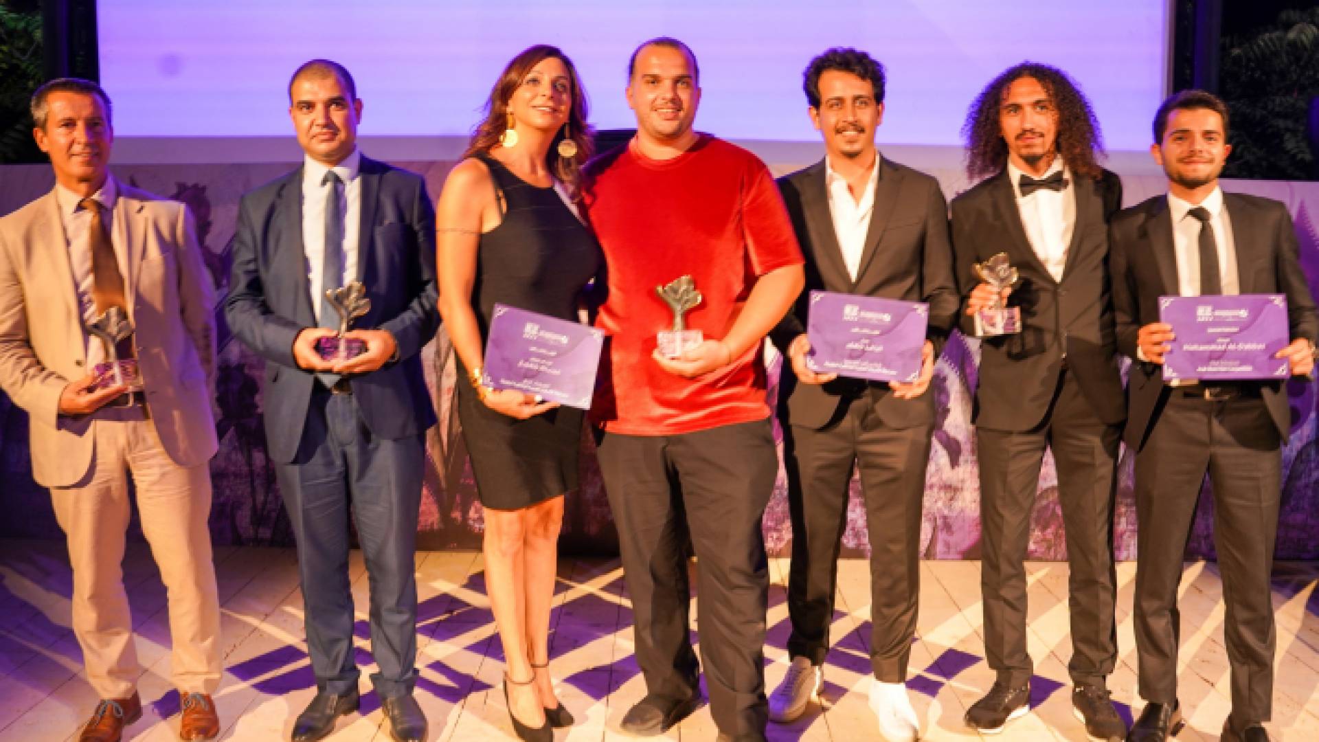 تتويج الأفلام الفائزة بجوائز السوسنة السوداء في مهرجان عمان السينمائي الدولي