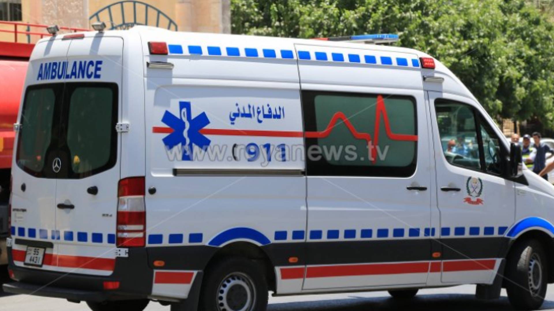 مركبة تابعة للدفاع المدني