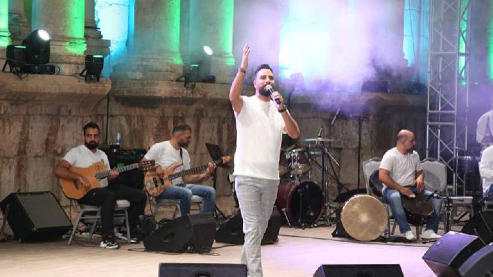 الفنان طوني قطان