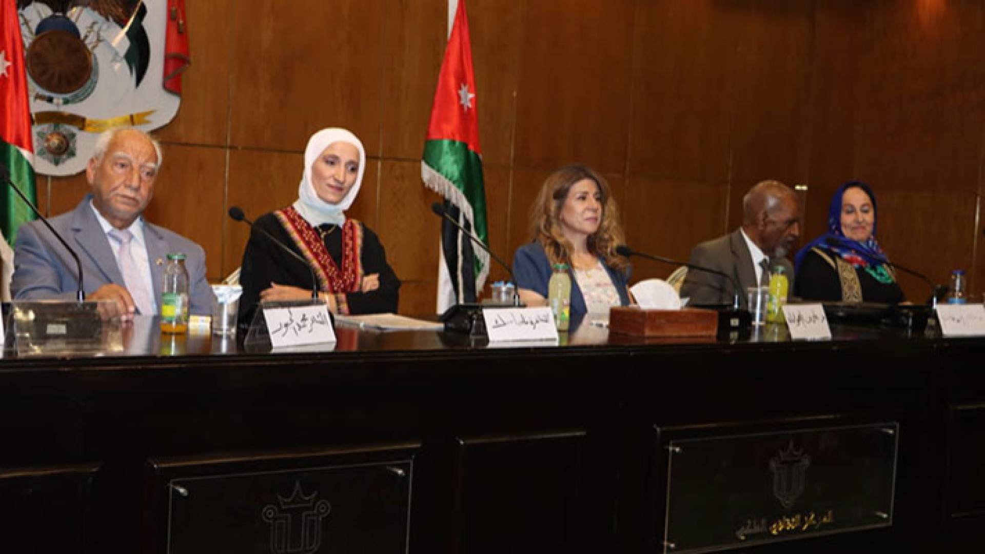 جانب من ندوة بعنوان "البنية الثقافية والإجتماعية والإقتصادية في القدس"