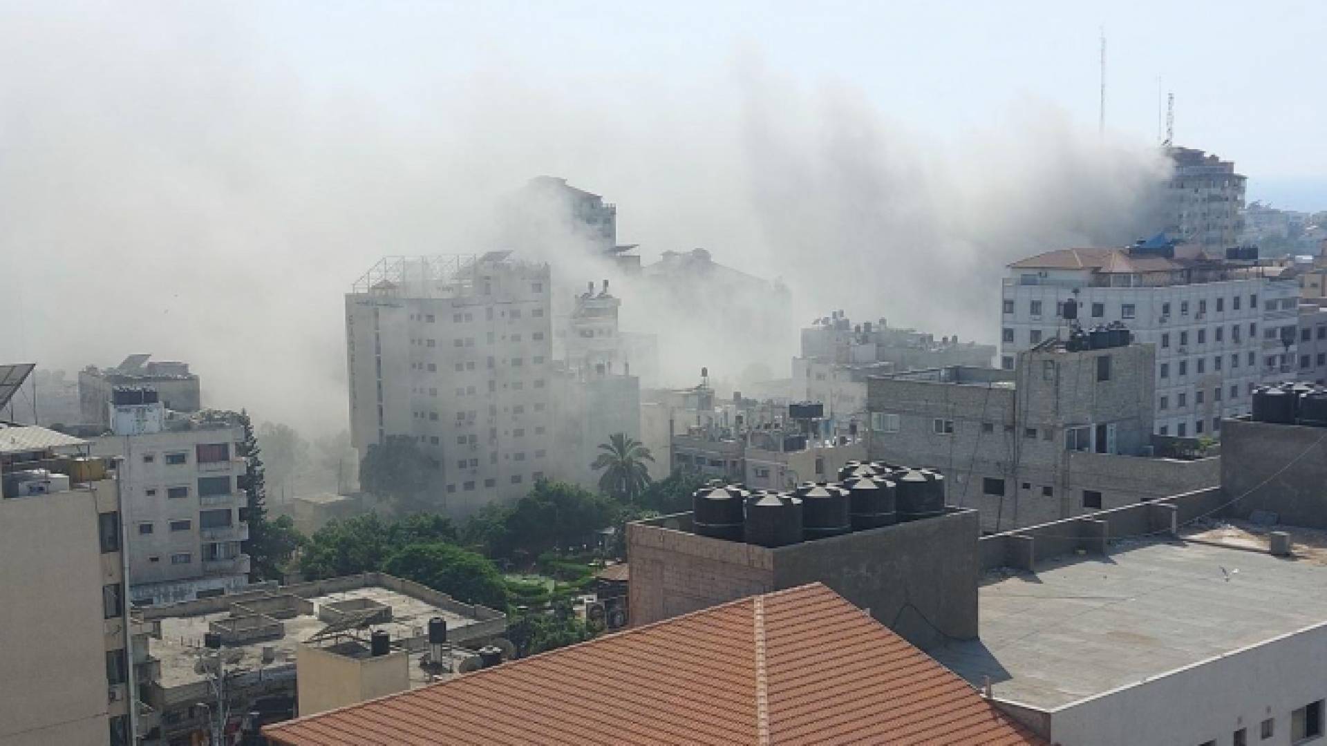 صورة أثناء قصف جيش الاحتلال الإسرائيلي لقطاع غزة
