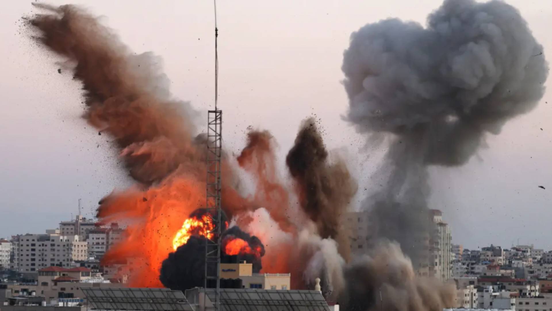 صورة أرشيفية لقصف الاحتلال الإسرائيلي في قطاع غزة