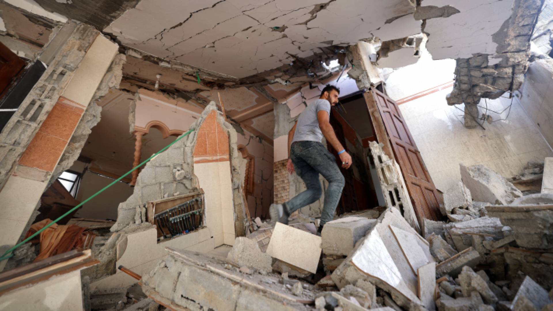 الصورة من الدمار