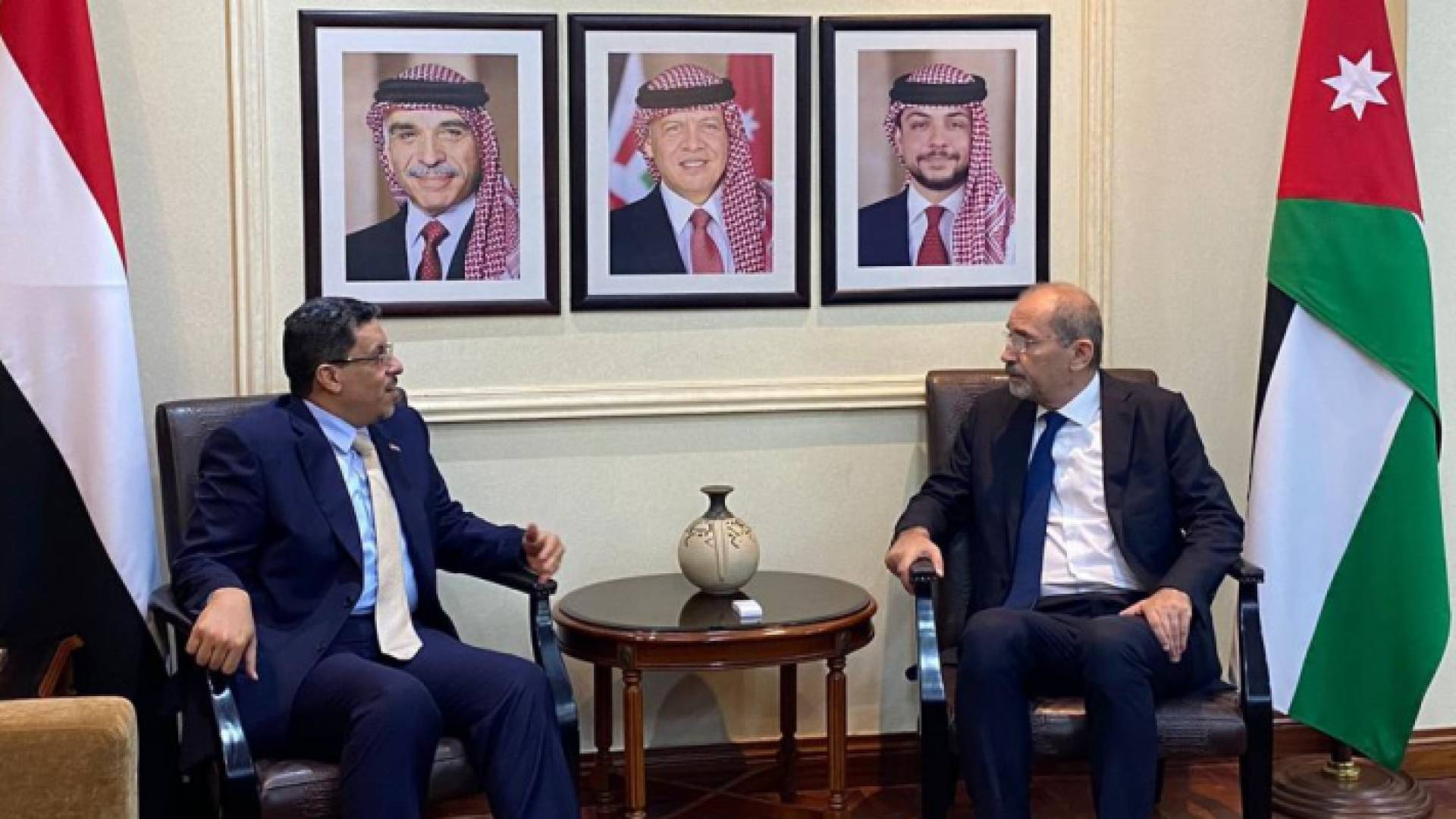 أيمن الصفدي وأحمد عوض بن مبارك