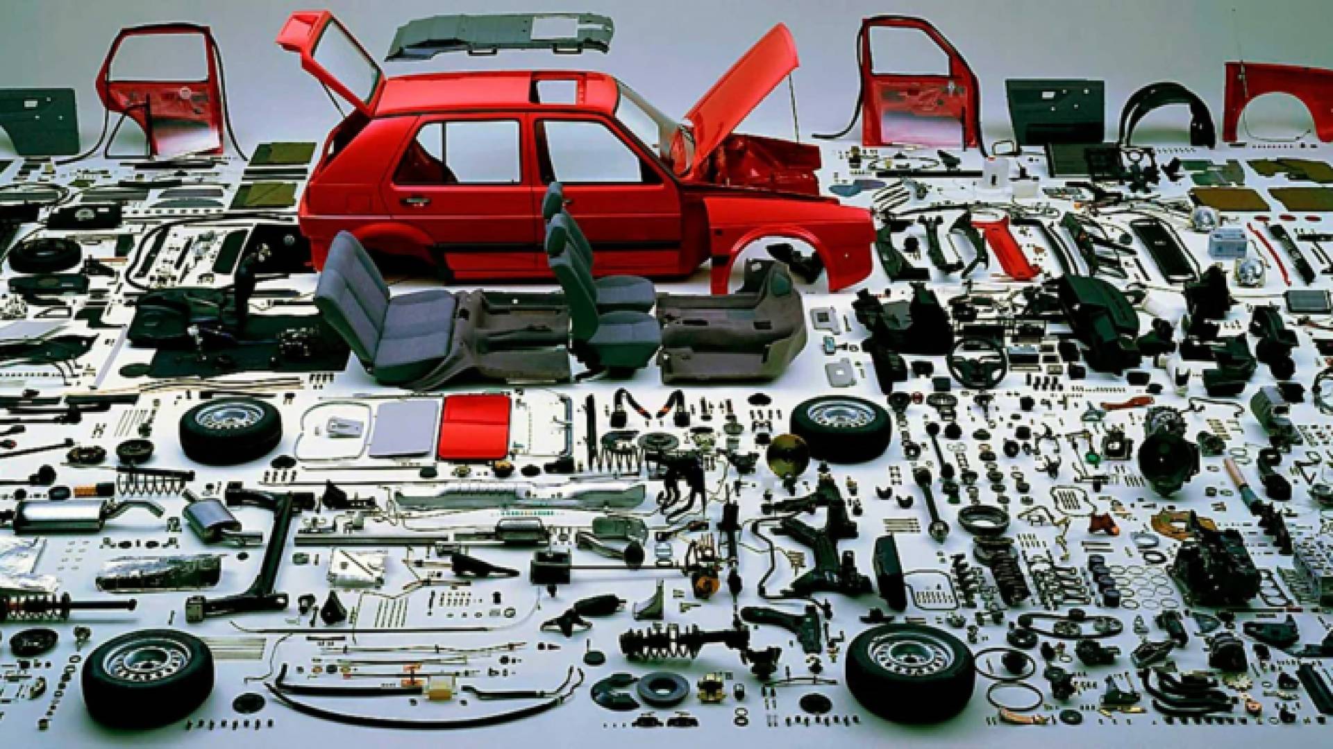 تعبيرية لقطع سيارات