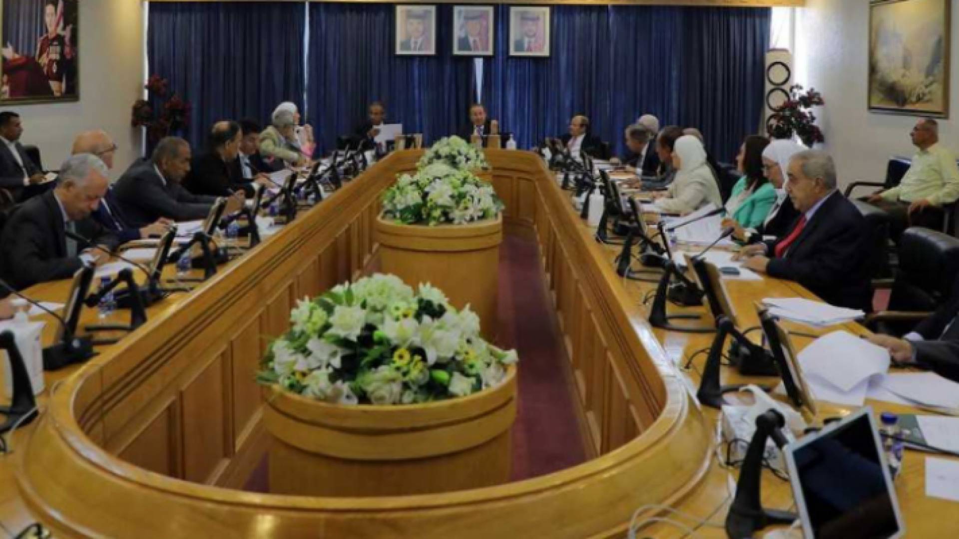 اللجنة القانونية في مجلس الأعيان