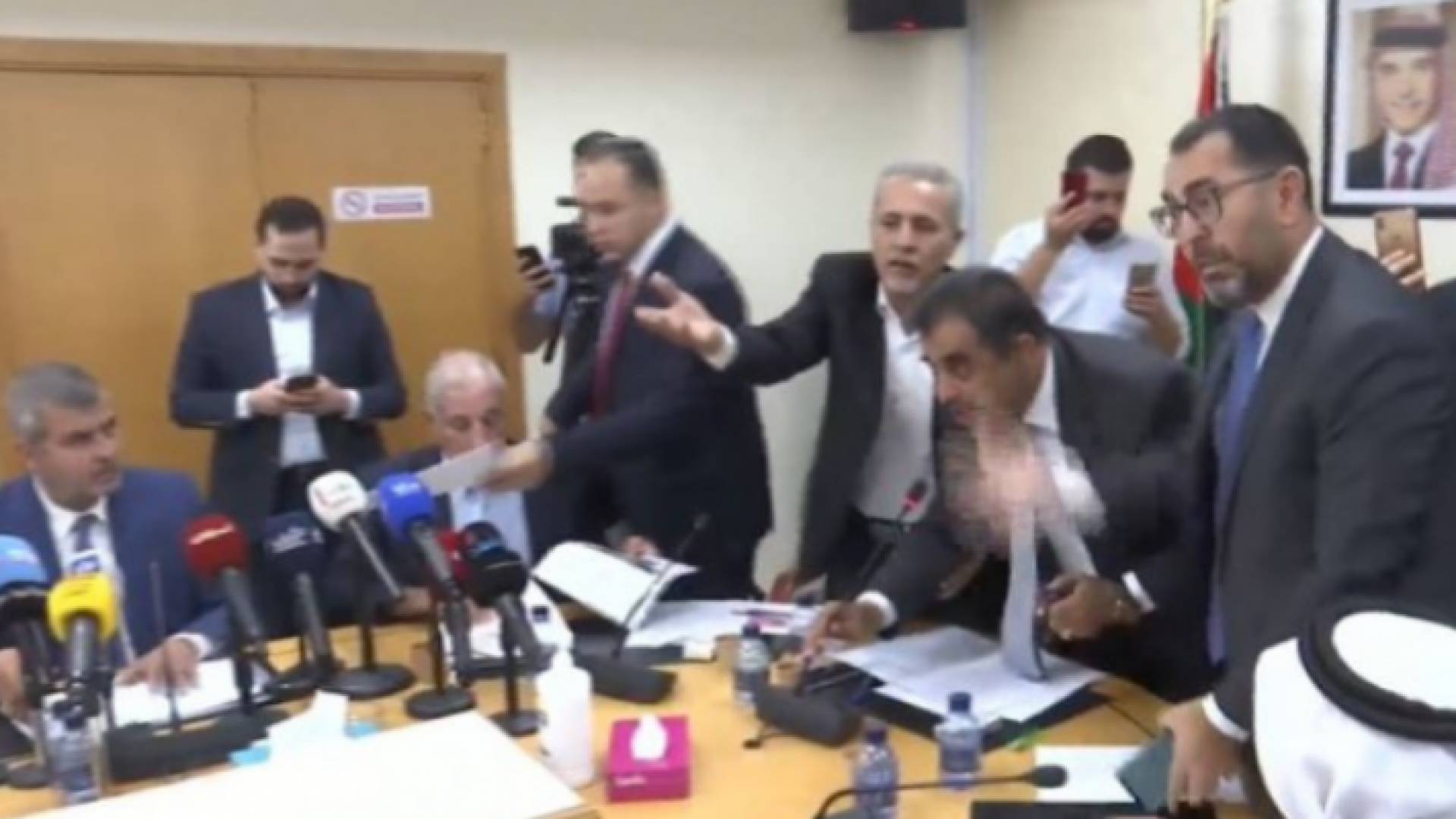 جانب من الجلسة