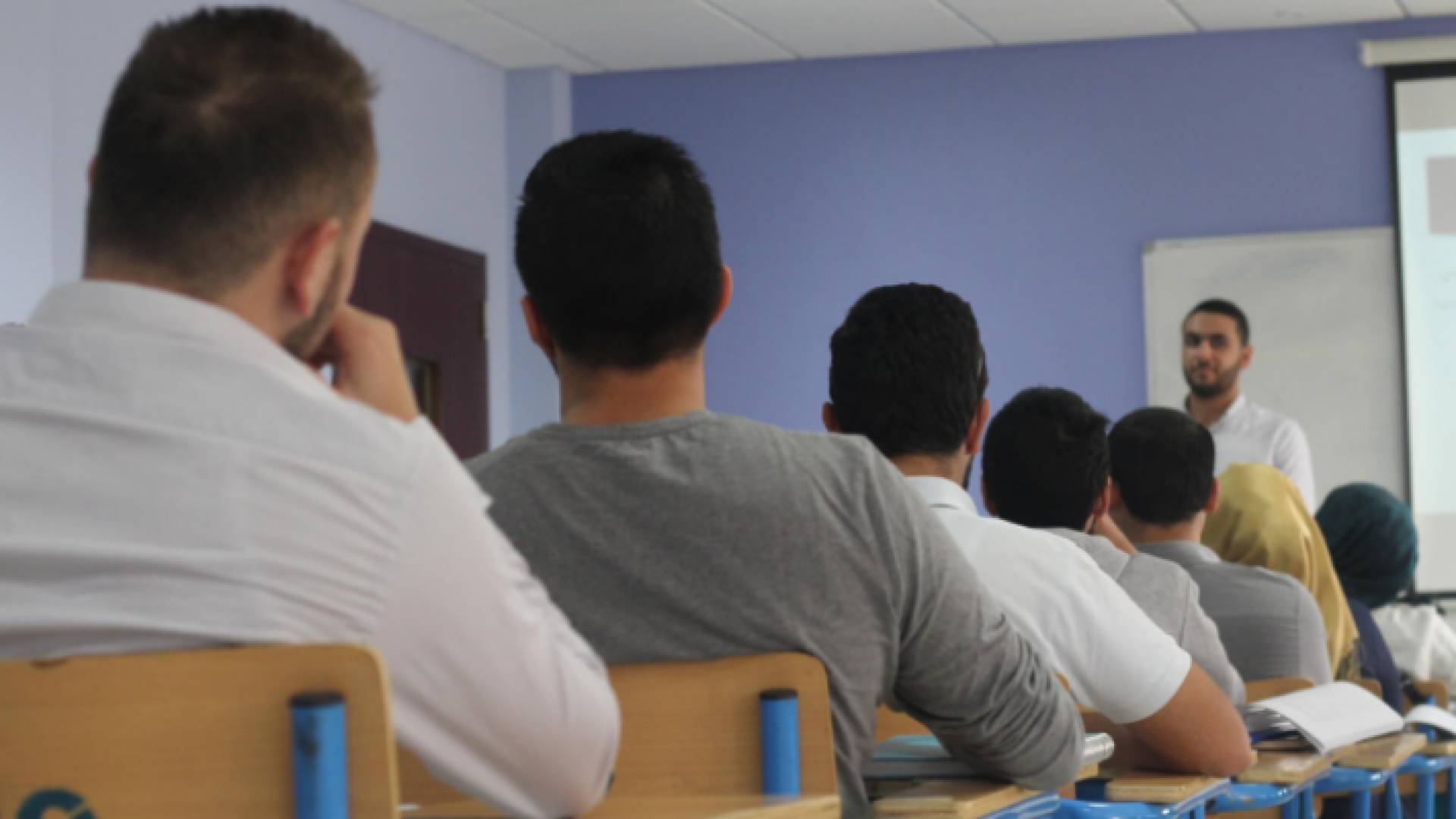 طلبة جامعات