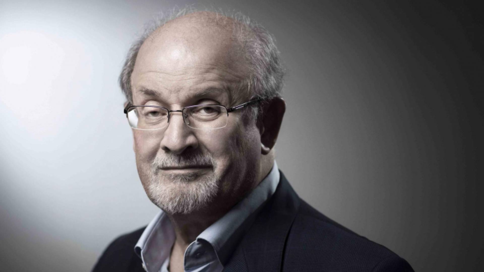 صورة أرشيفية للكاتب البريطاني سلمان رشدي