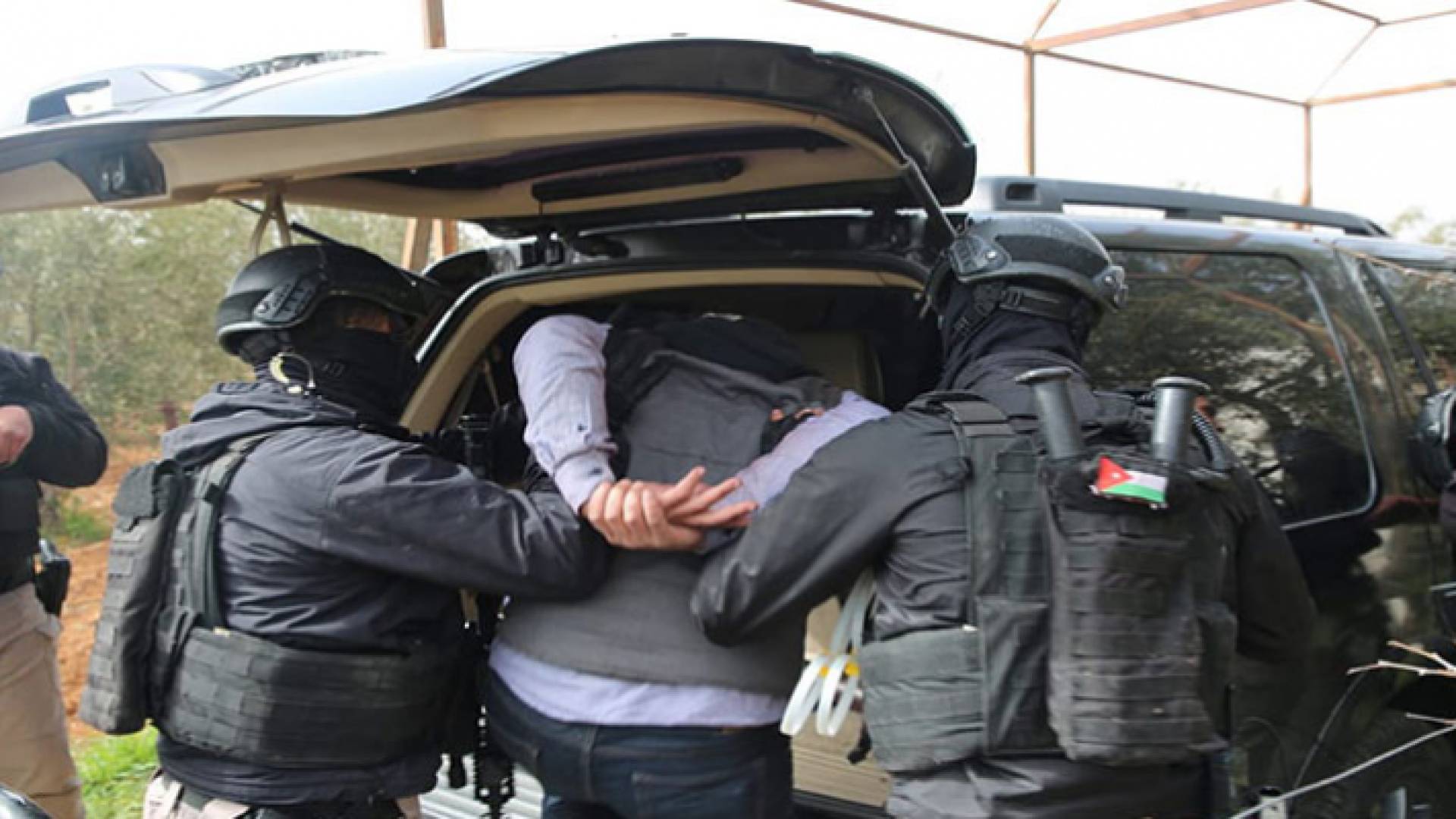 صورة أرشيفية لضبط أحد المطلوبين