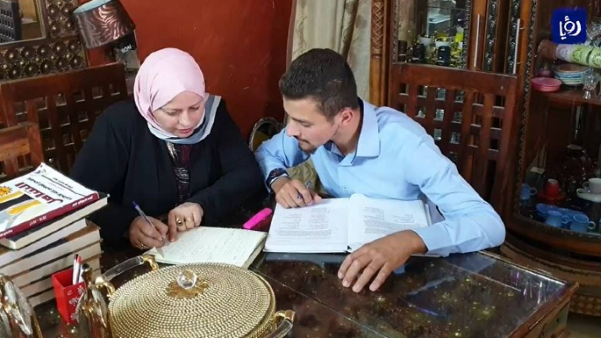 سميرة نصيرات ونجلها