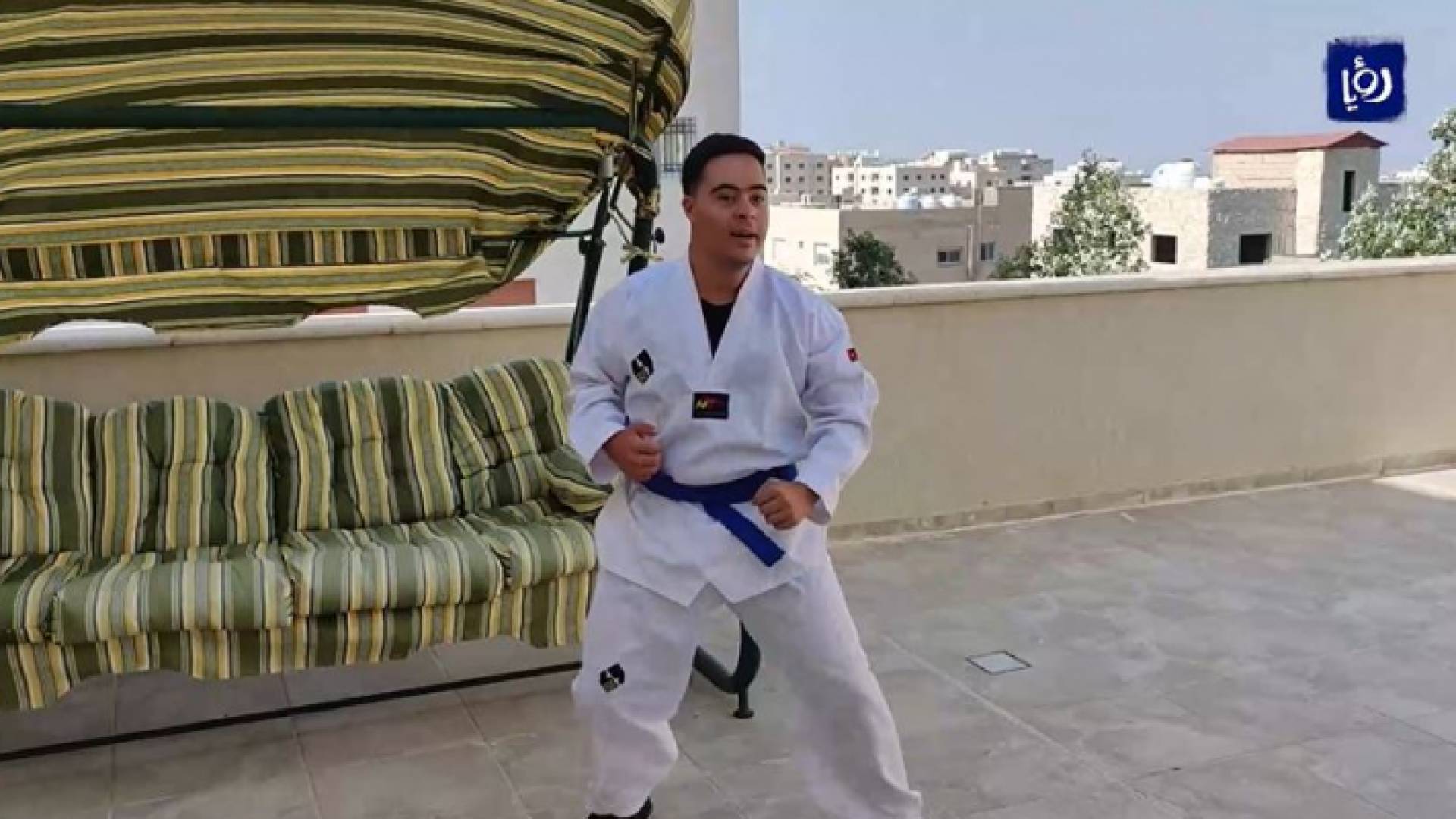 الشاب أحمد الطلاق