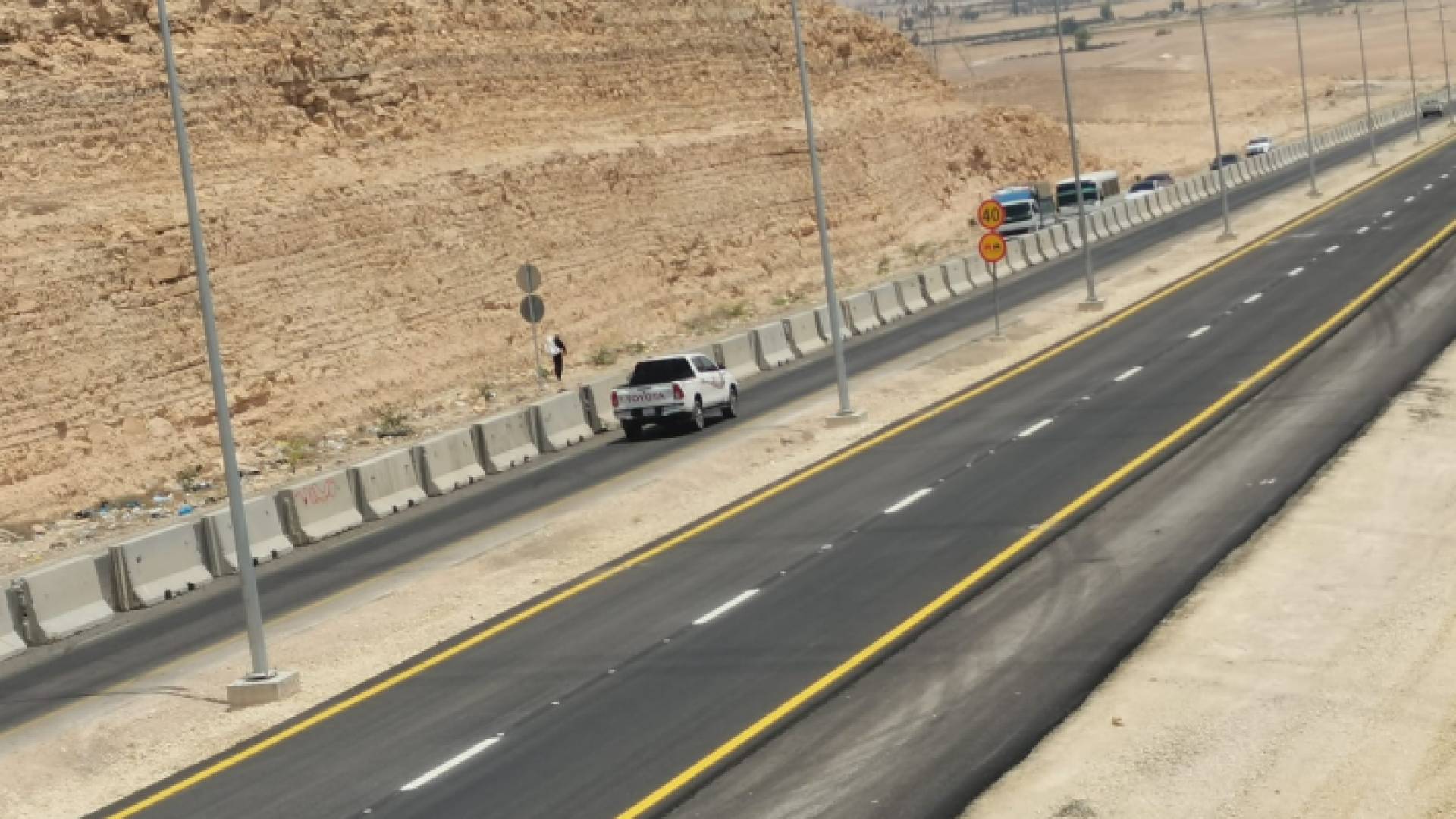 صورة توضيحية للجزء الاأيسر من طريق الكرك / القطرانة