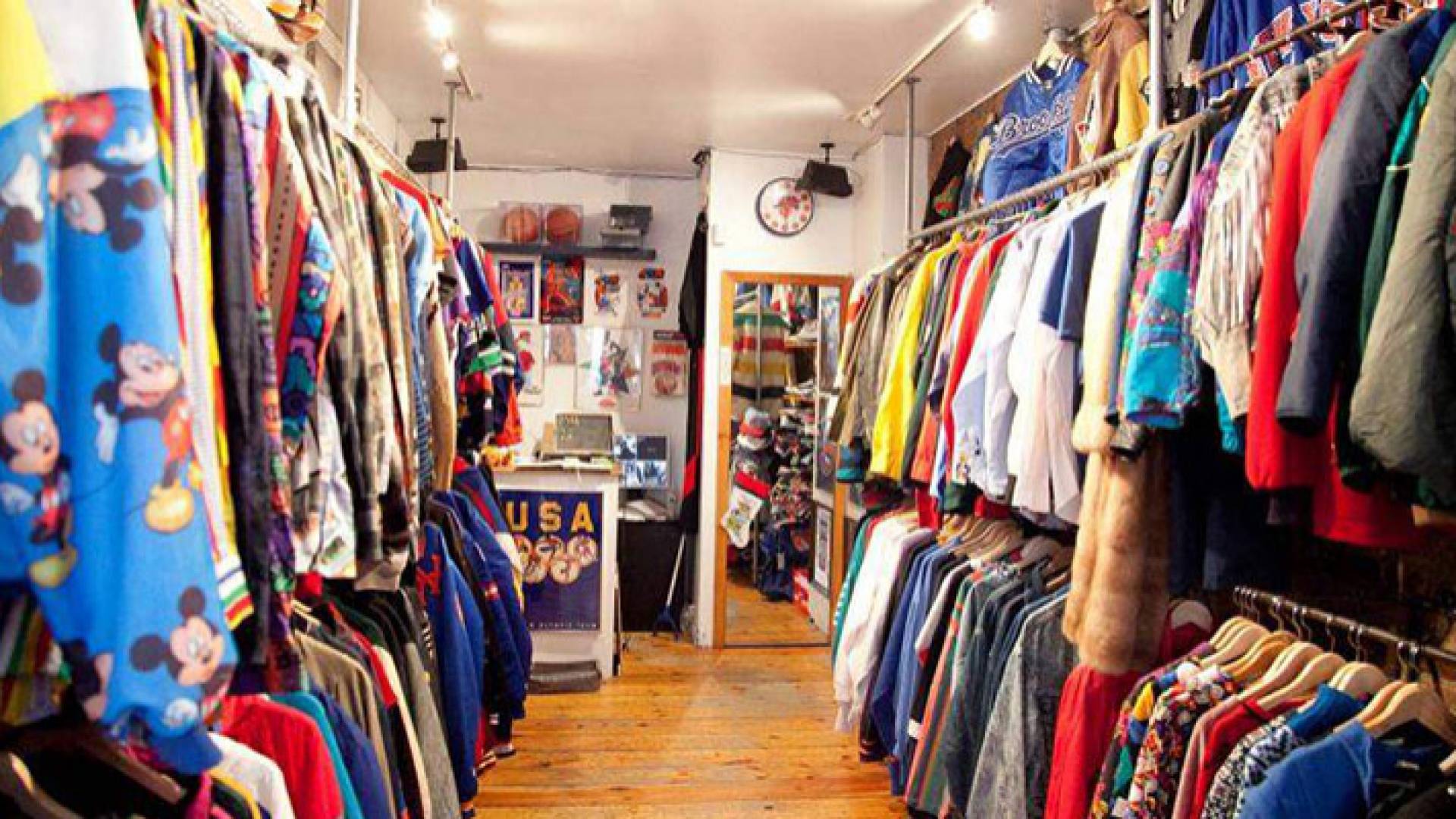 معروضات من الألبسة