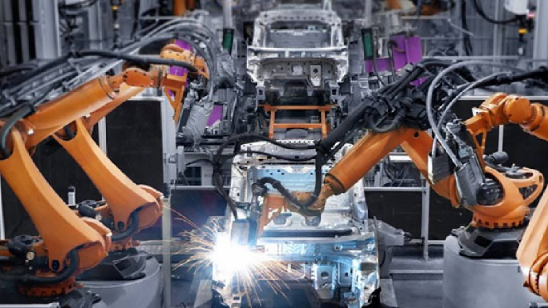 صورة توضيحية لآليات في أحد المصانع