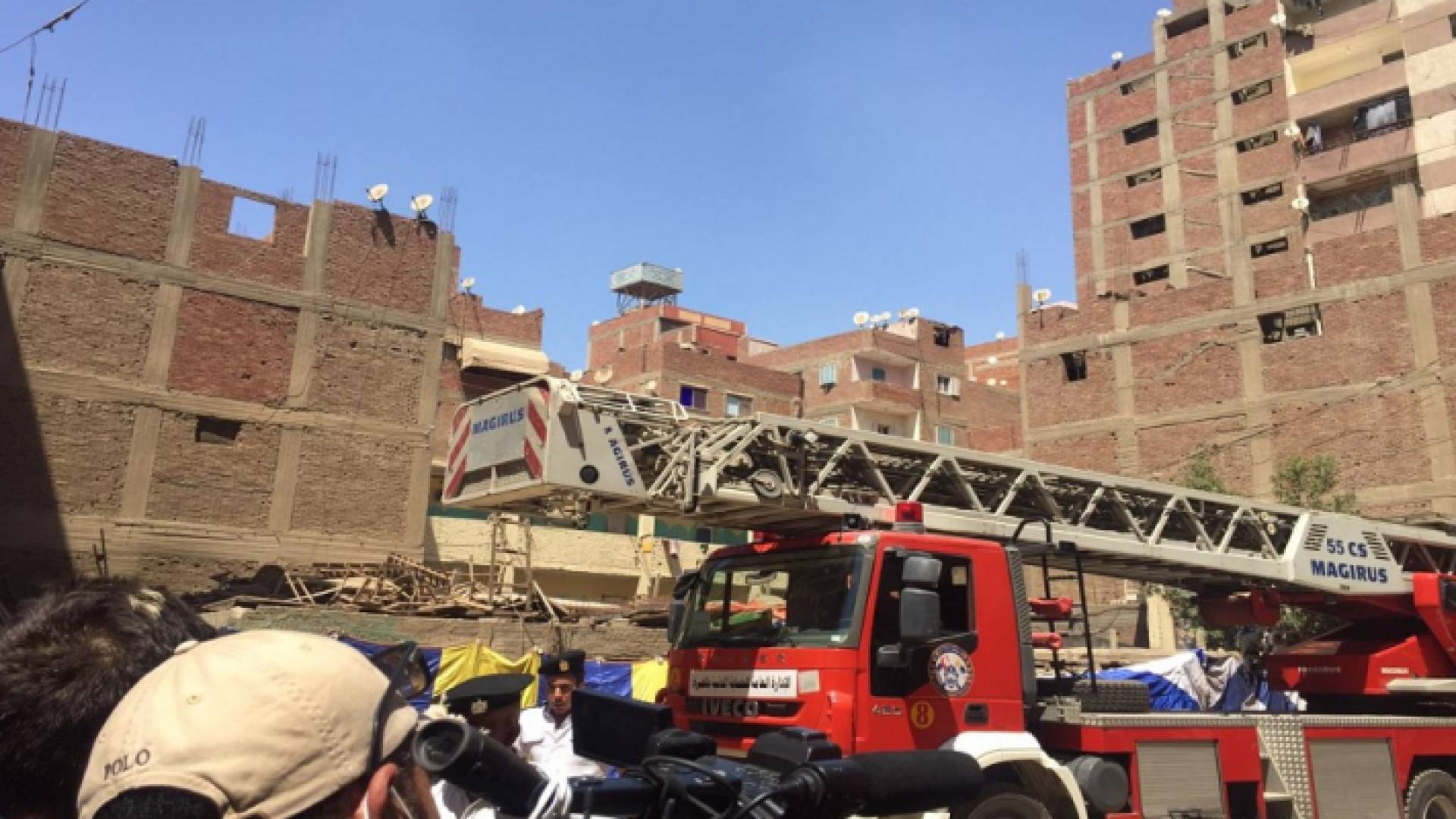 صورة توضيحية لرجال الإطفاء أثناء إخماد حريق كنيسة أبو سيفين