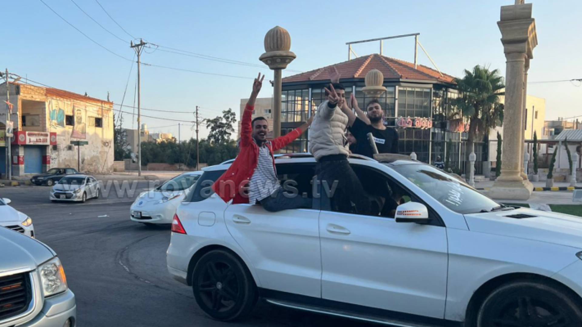 صورة من الاحتفالات بنتائج التوجيهي