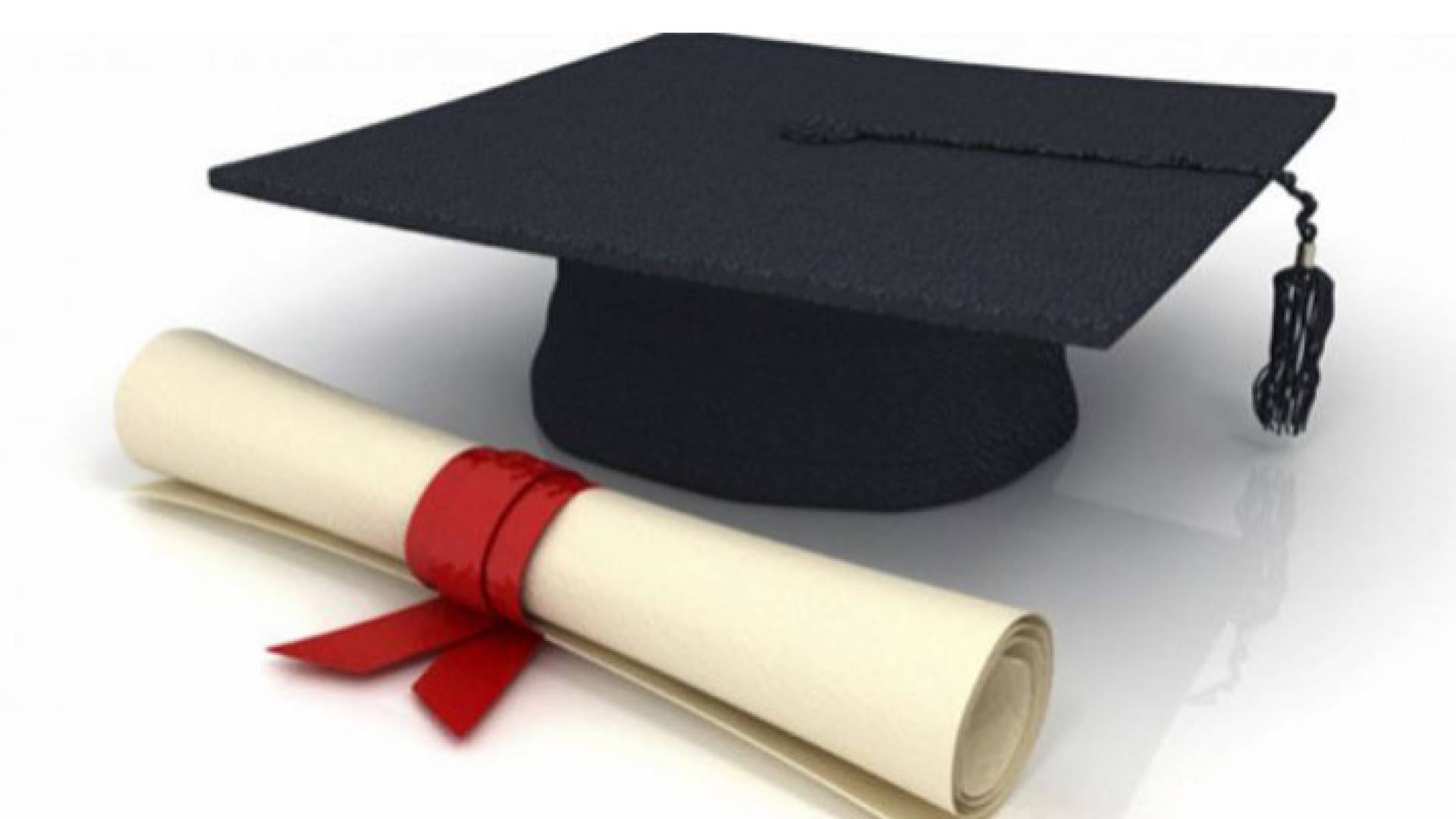 شهادة وقبعة تخرج