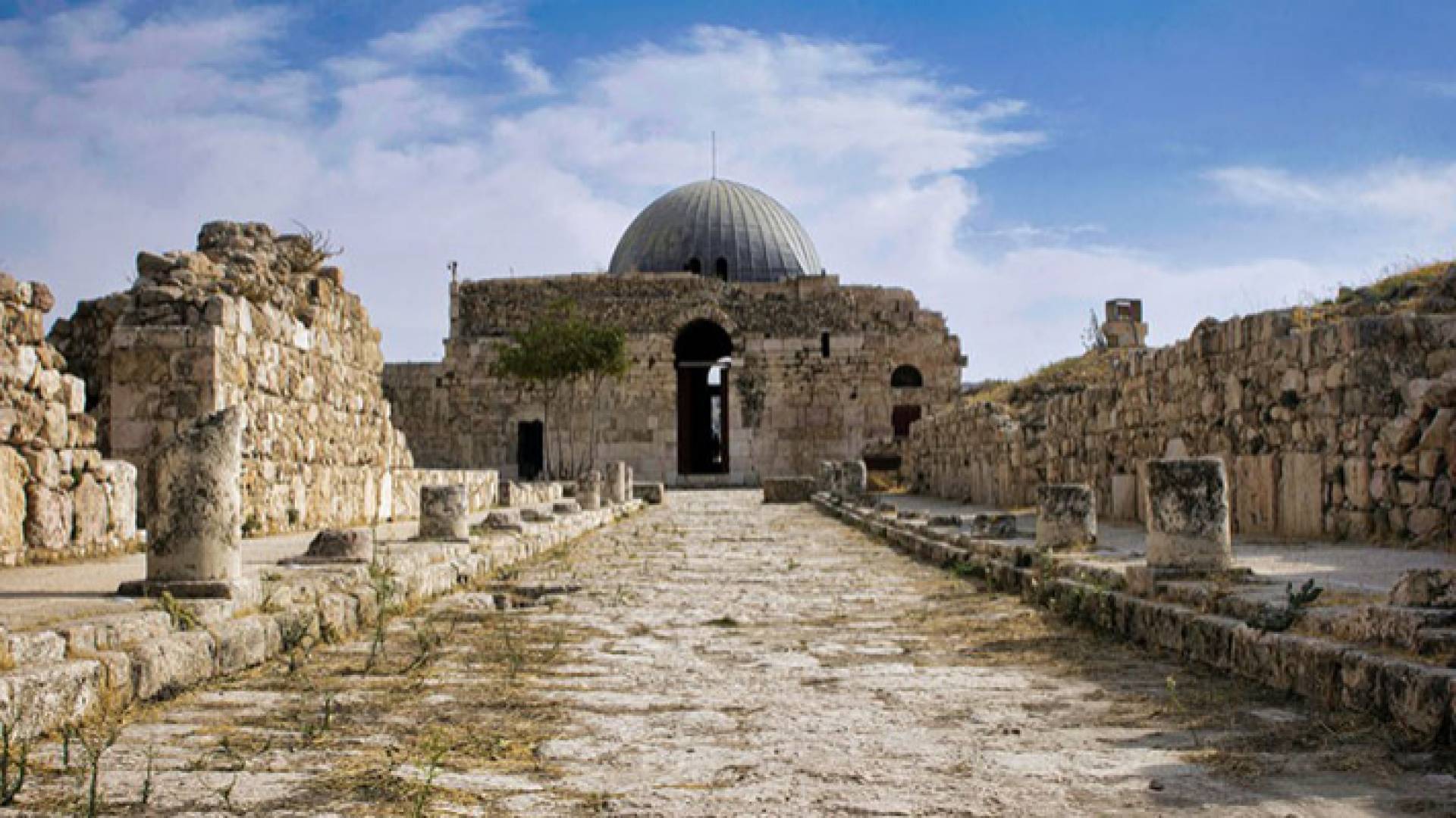 آثار جبل القلعة في العاصمة عمان
