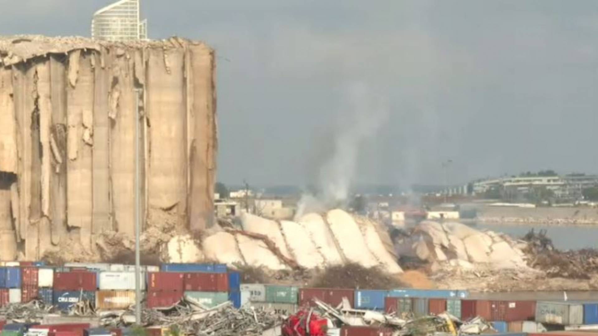 الصورة من الانهيار