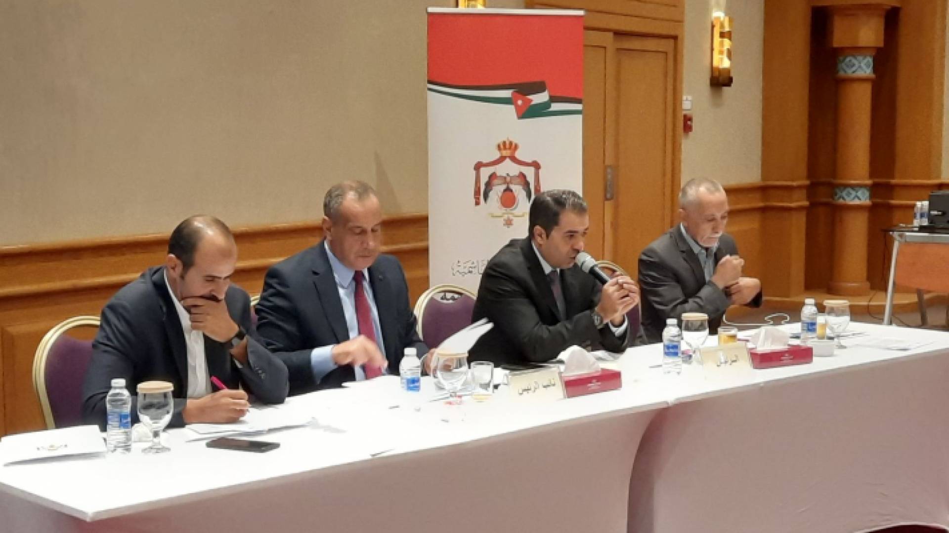 رئيس مجلس محافظة العاصمة المهندس أحمد العبداللات