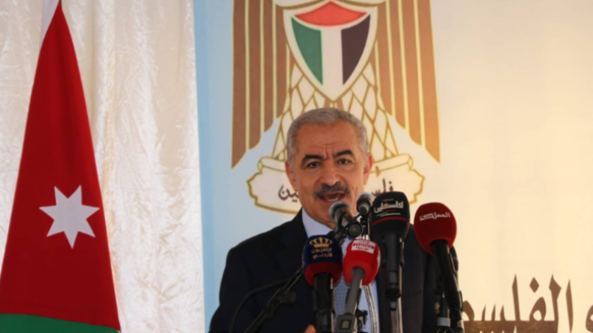 رئيس الوزراء الفلسطيني محمد اشتية