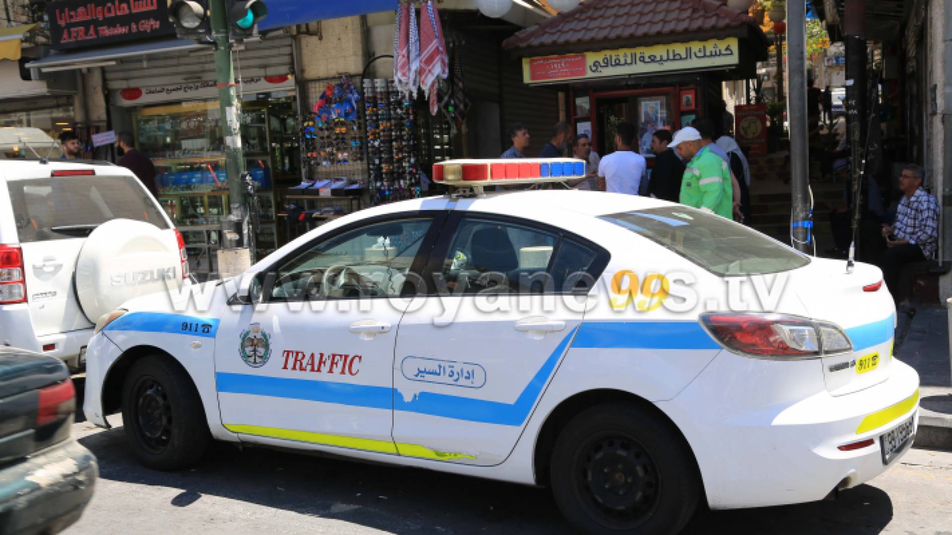 مركبة تابعة لإدارة السير