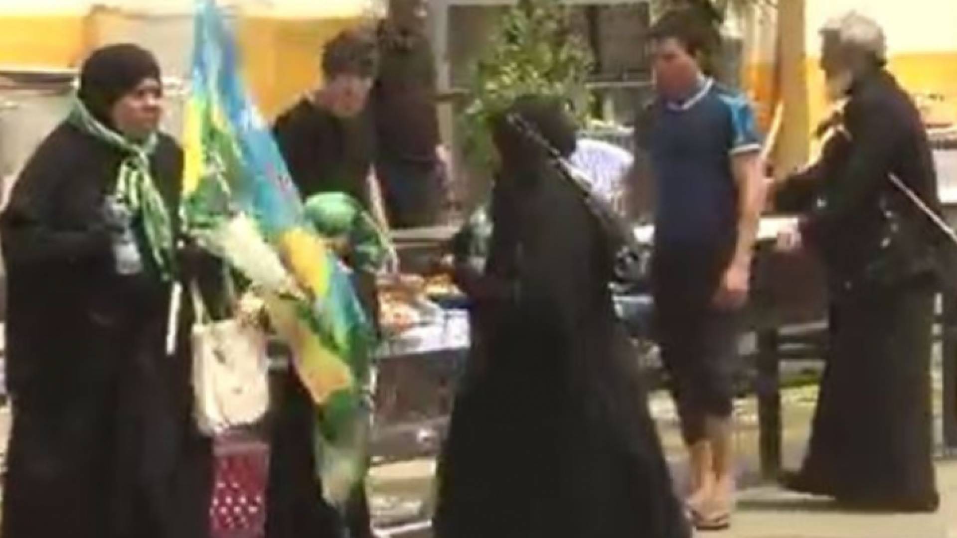 سيدات شعرن بالخوف من انفجار وقع في الكرادة عام 2015