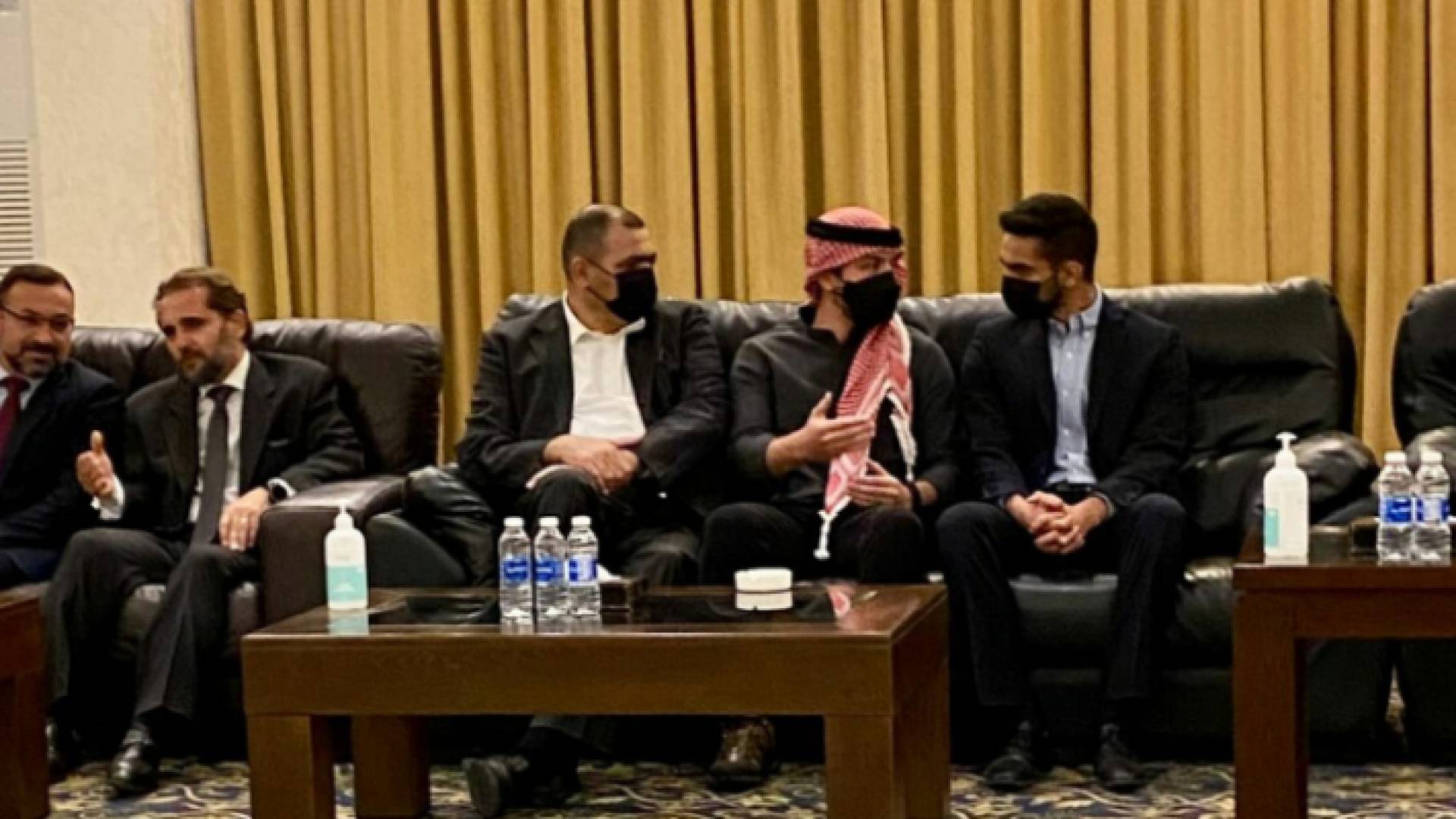 جانب من زيارة ولي العهد
