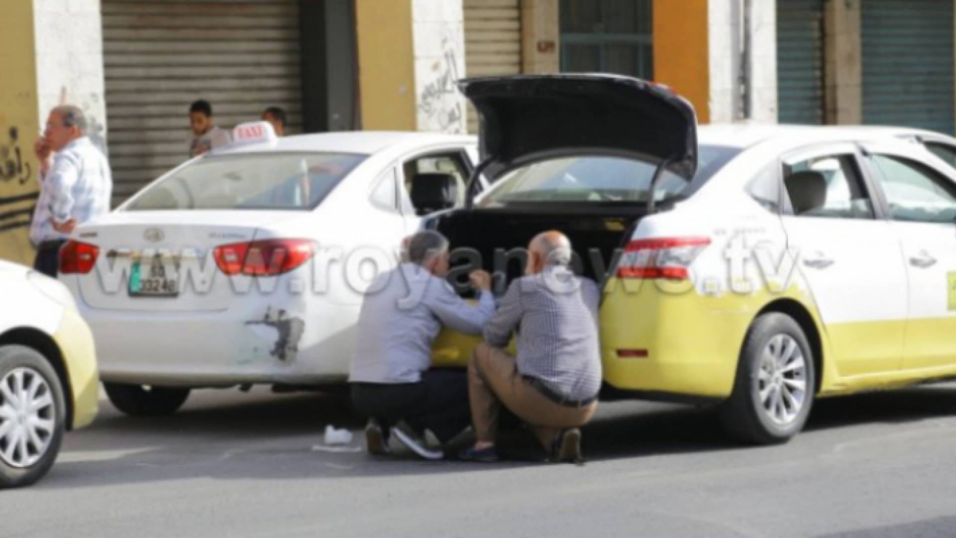 عاملون في النقل العام