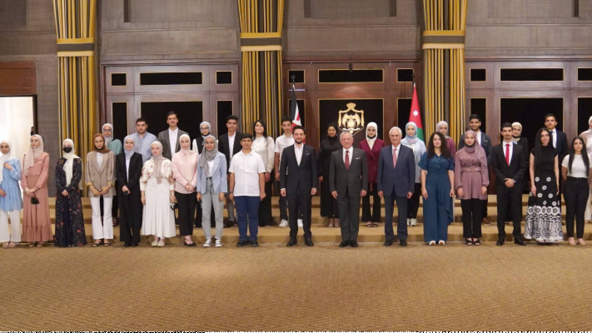 الملك وولي العهد في استقبال أوائل الثانوية العامة