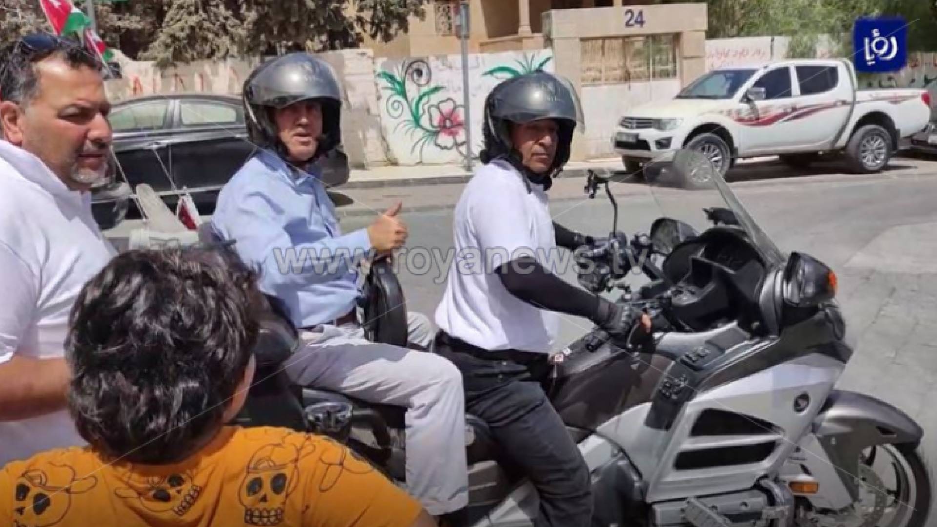 دراجون يروجون لمدينة مأدبا عاصمة السياحة العربية