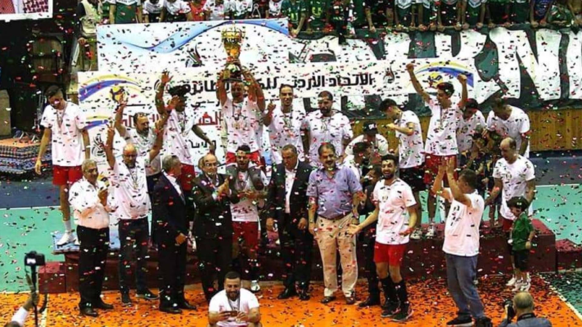 جانب من التتويج