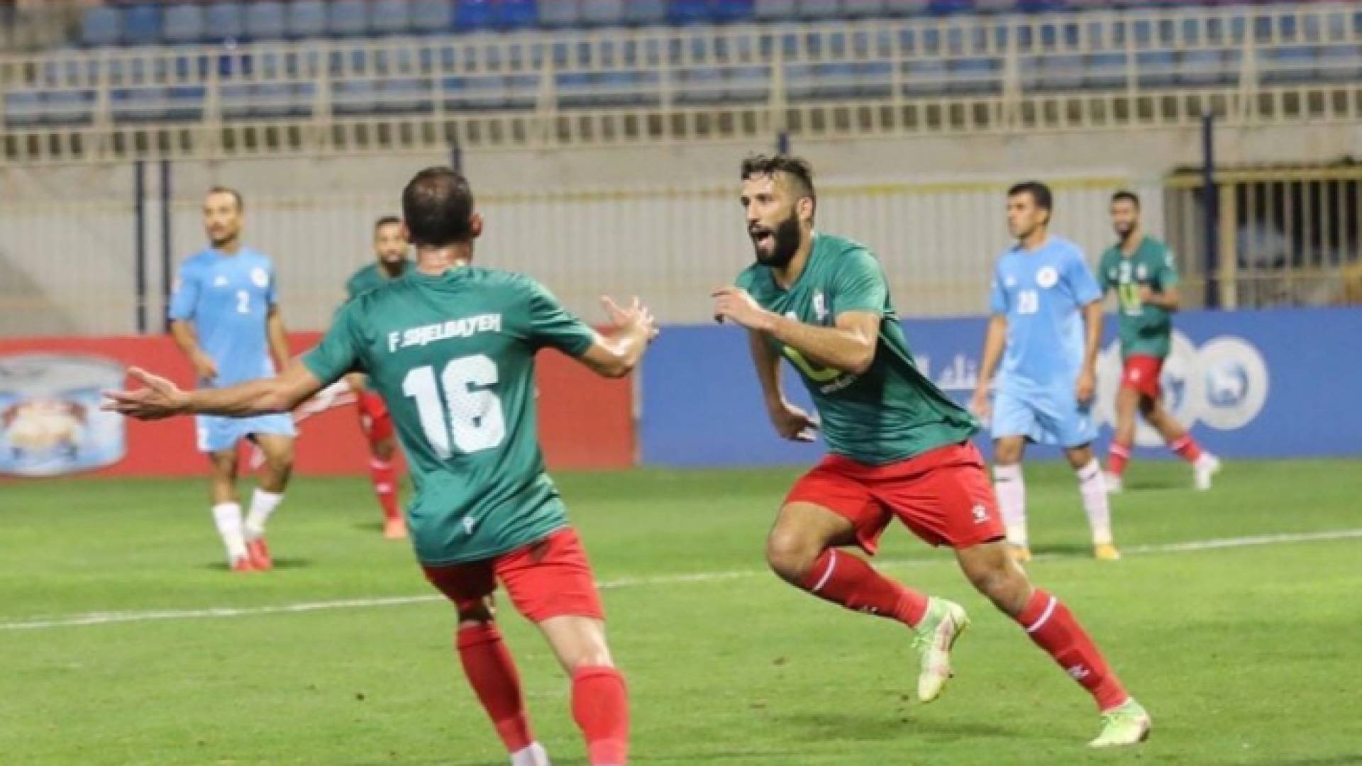 لحظة تسجيل المحترف الفلسطيني شهاب القنبر هدف الفوز