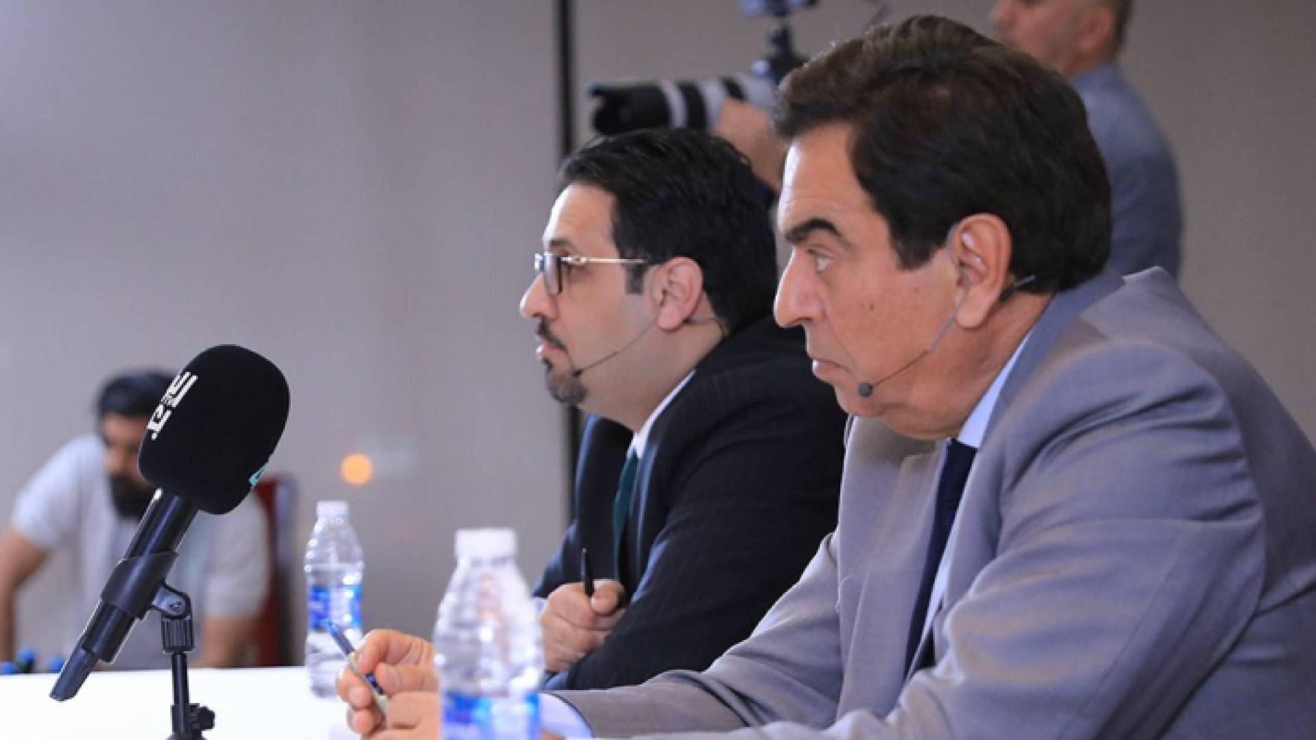 أثناء جلسة حوارية بين الإعلاميين غزوان جاسم وجورج قرداحي