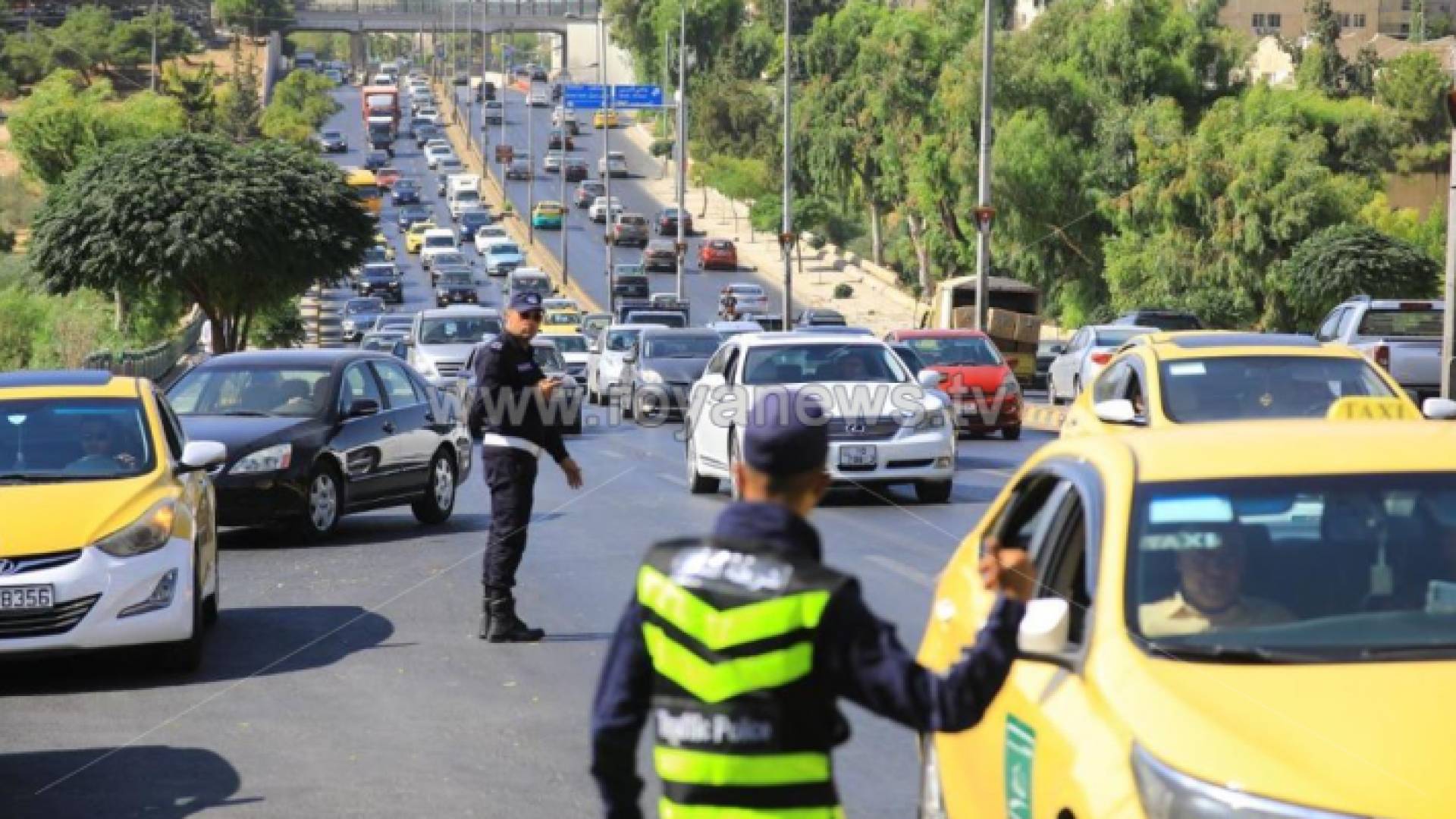 شرطة السير في أحد شوارع العاصمة عمان