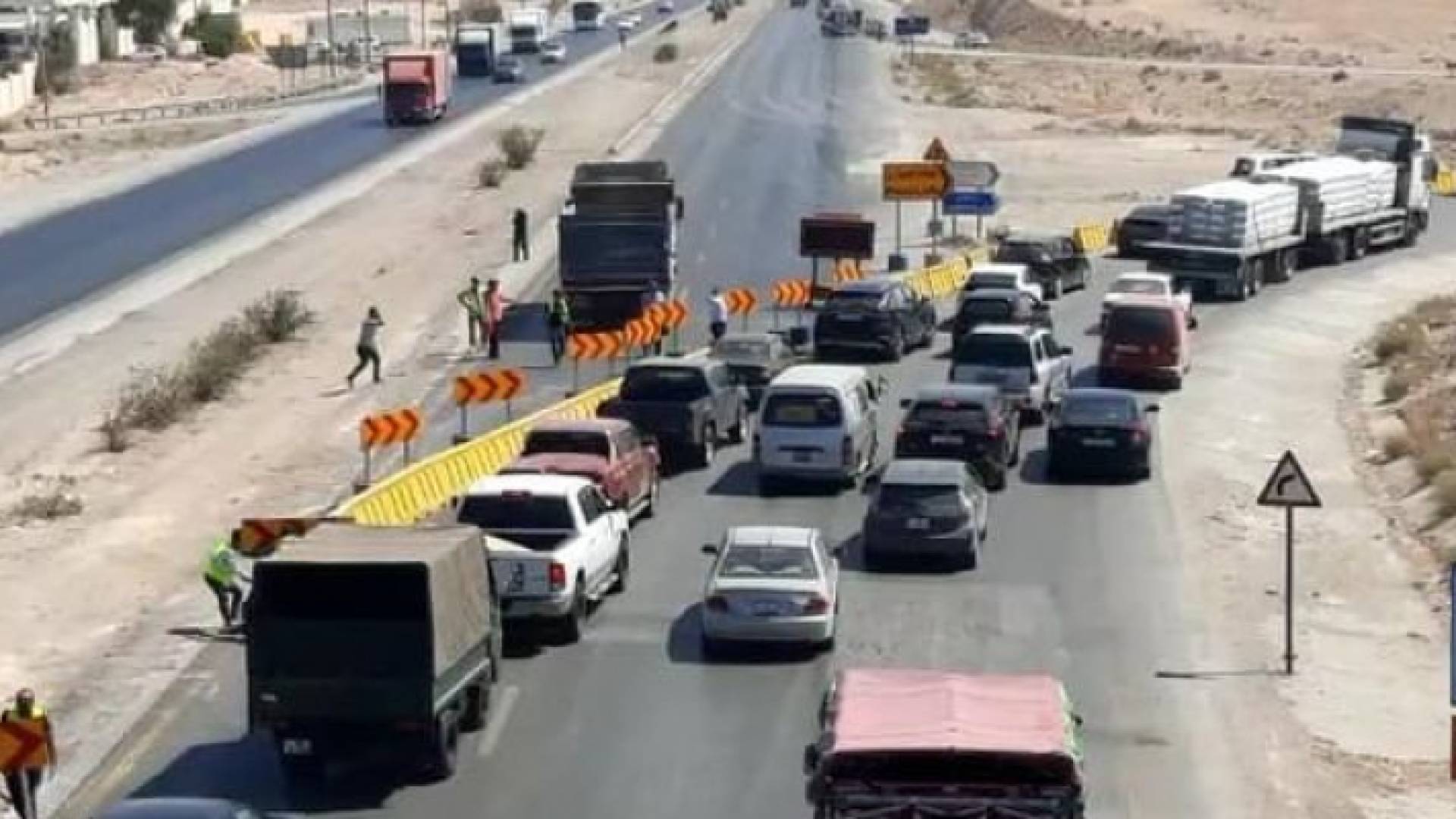 الطريق الجديد للقادمين من عمان باتجاه جسر الغباوي