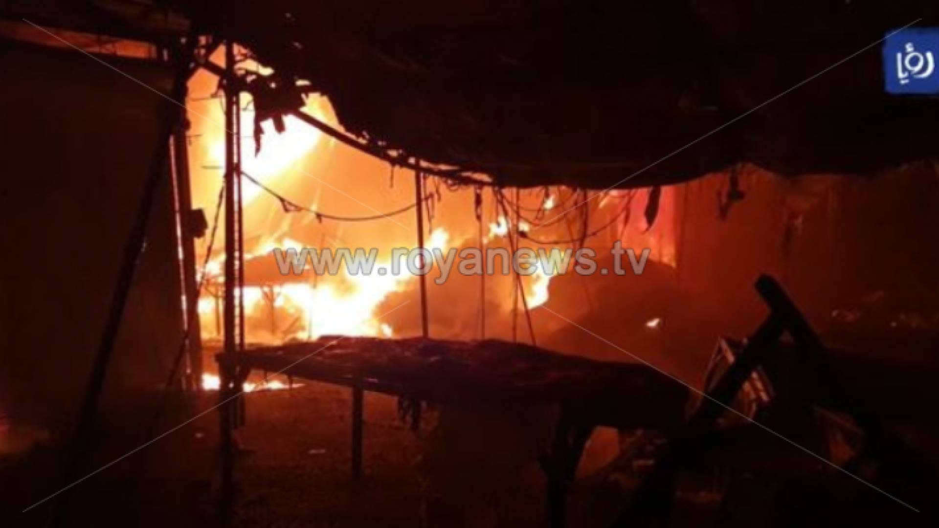 صورة من الحريق الذي أتى على 50 متجرا وبسطة في بالة إربد