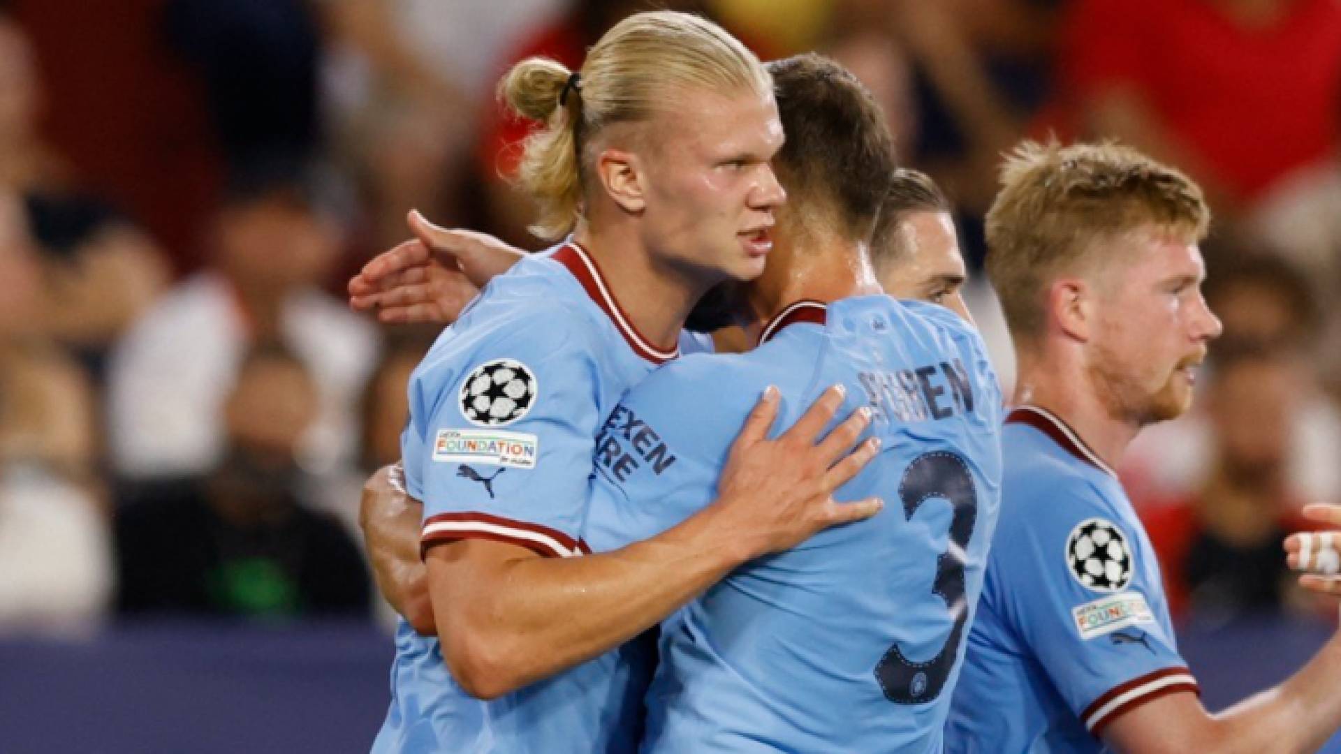 لاعبو نادي مانشستر سيتي