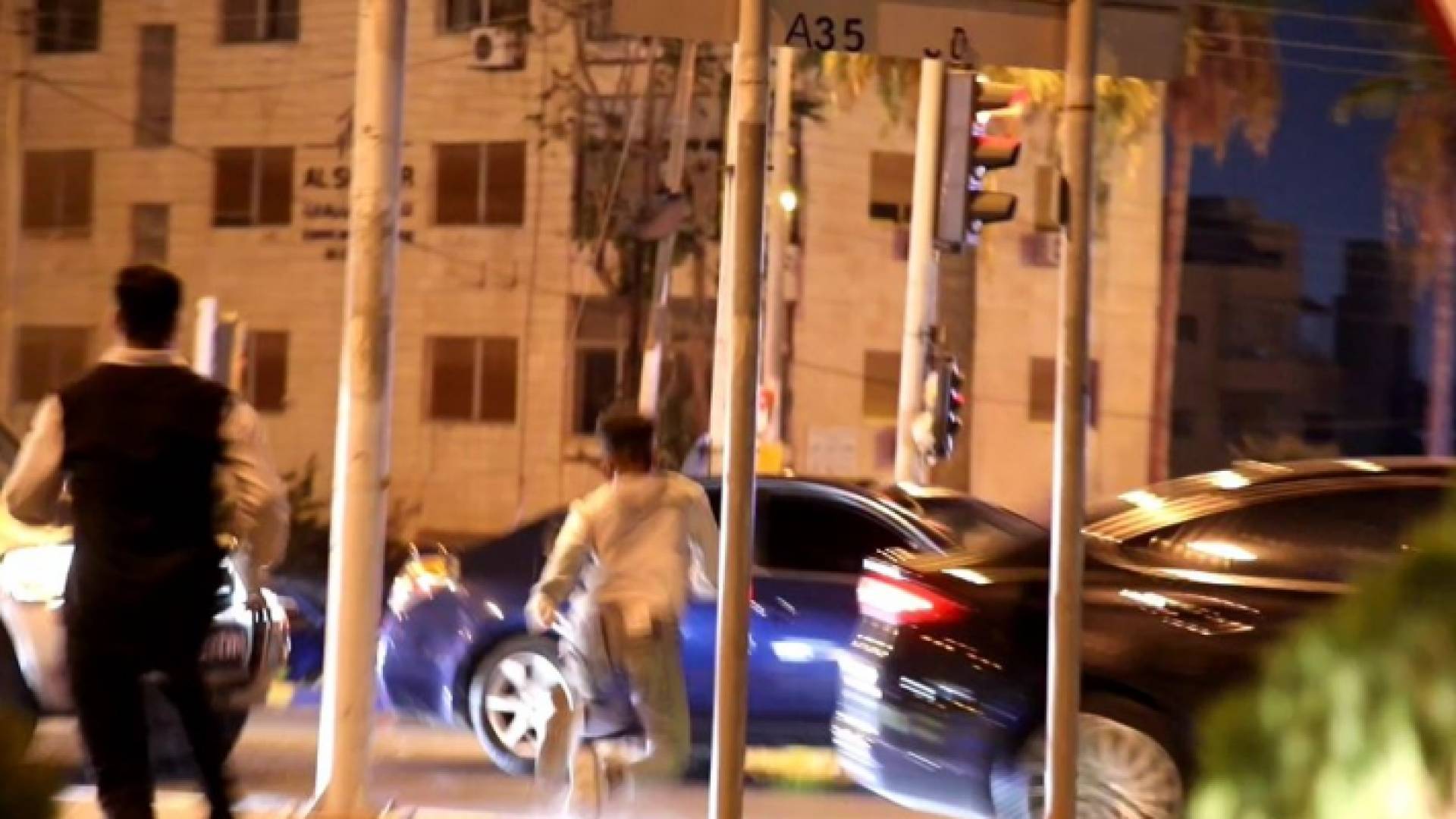 متسول لاذا الفرار