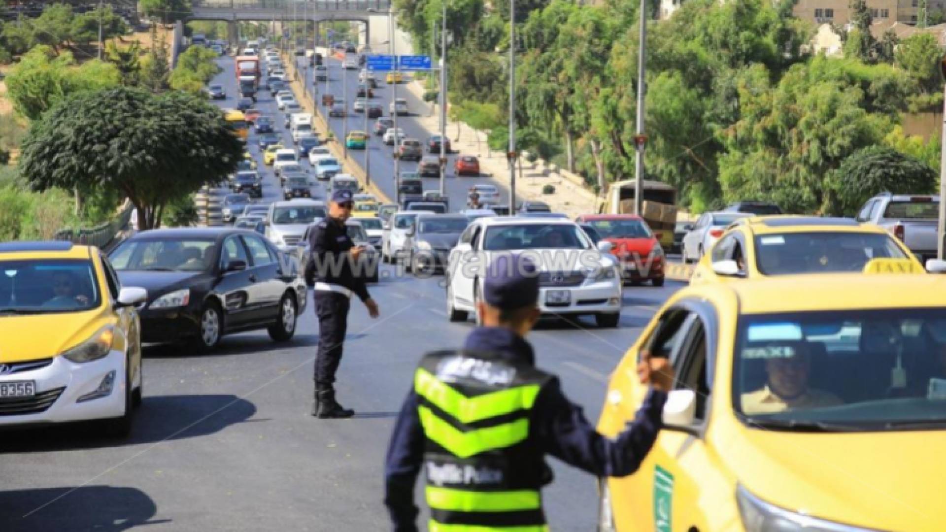 شرطة السير في أحد شوارع العاصمة عمان